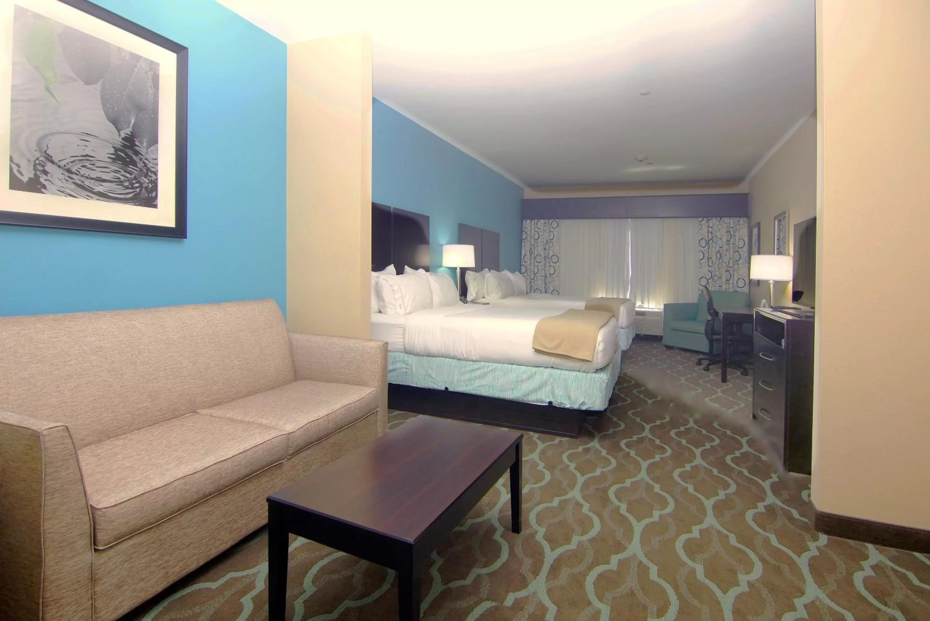 Photo of the whole room, Bed in Holiday Inn Express Hotels & Suites Cuero by IHG