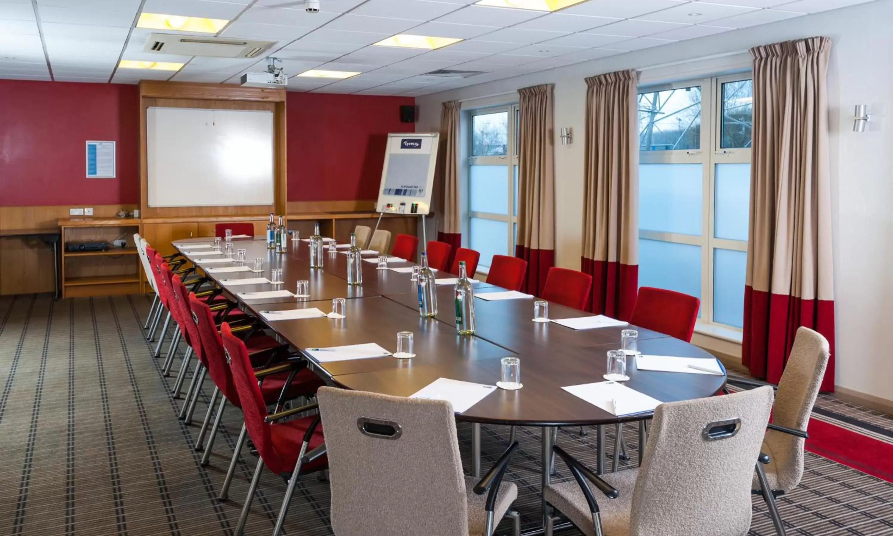 Meeting/conference room in Holiday Inn Express Swindon West, an IHG Hotel