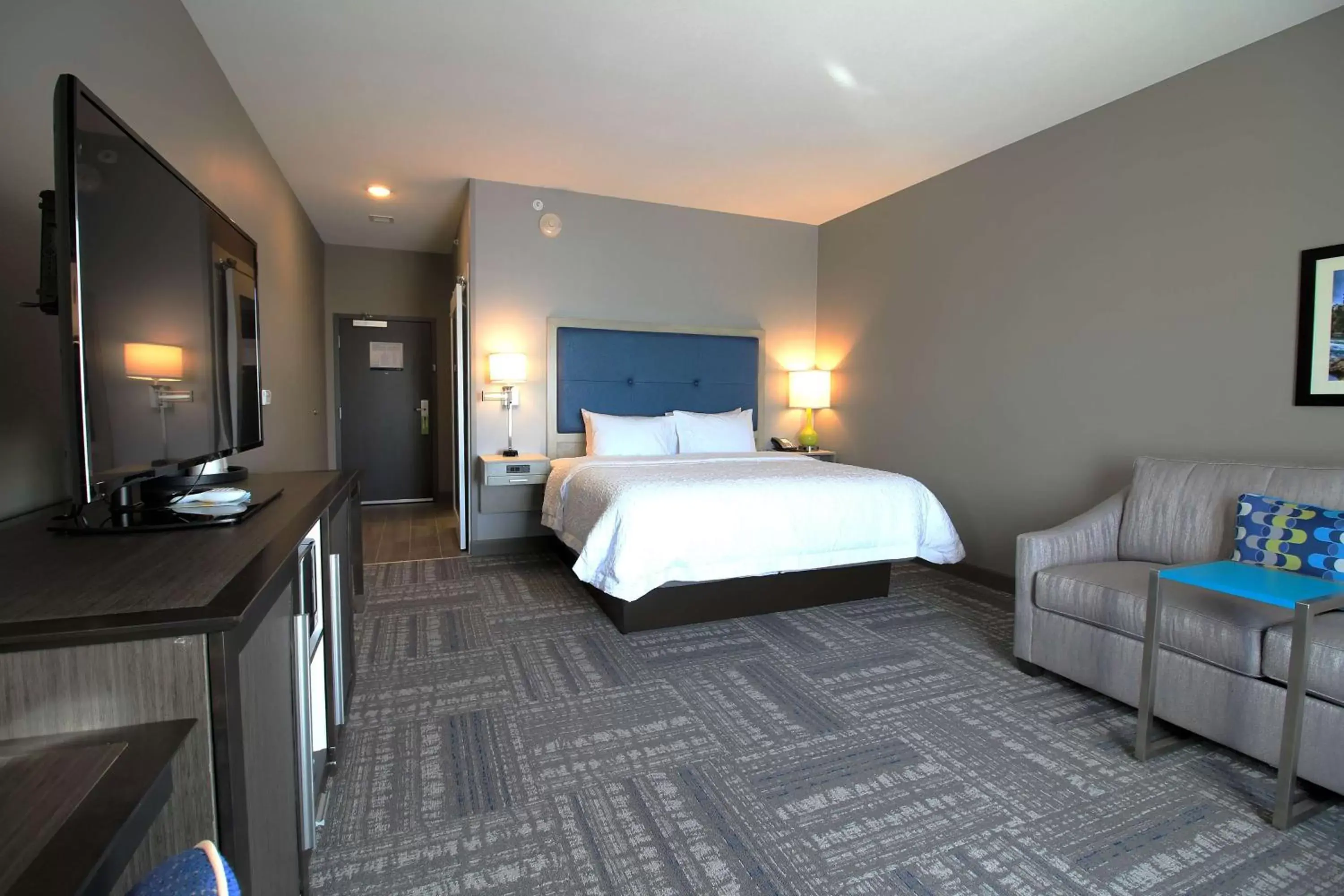 Bedroom in Hampton Inn West Plains