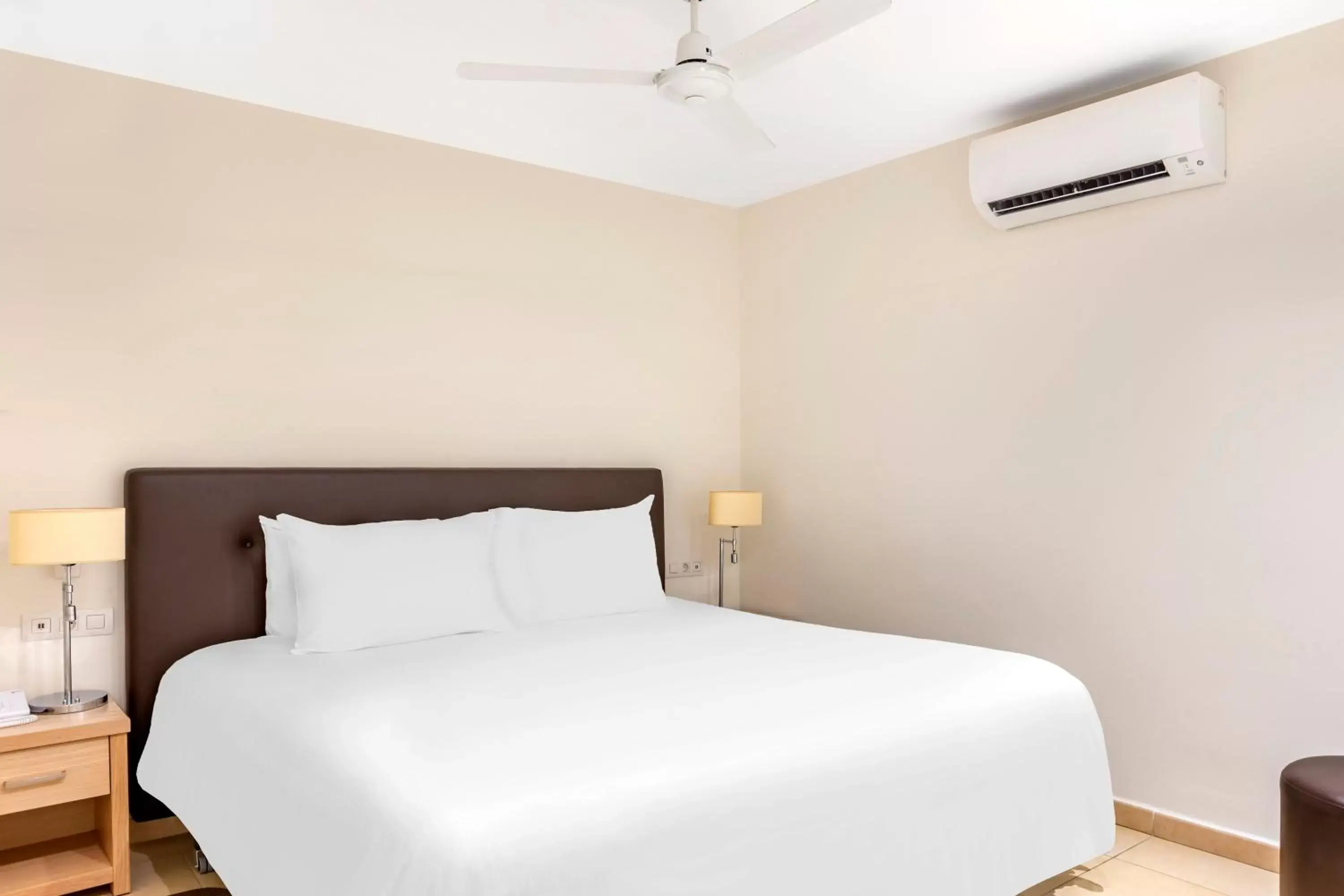 Bedroom, Bed in Sunset Harbour Club Bedroom, Bed in Sunset Harbour Club