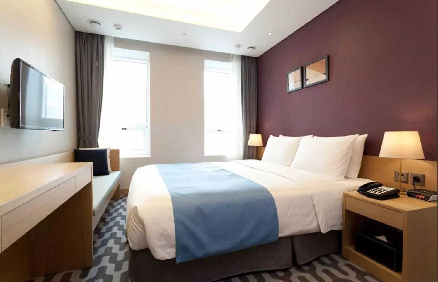 Photo of the whole room, Bed in Days Hotel by Wyndham Seoul Myeongdong