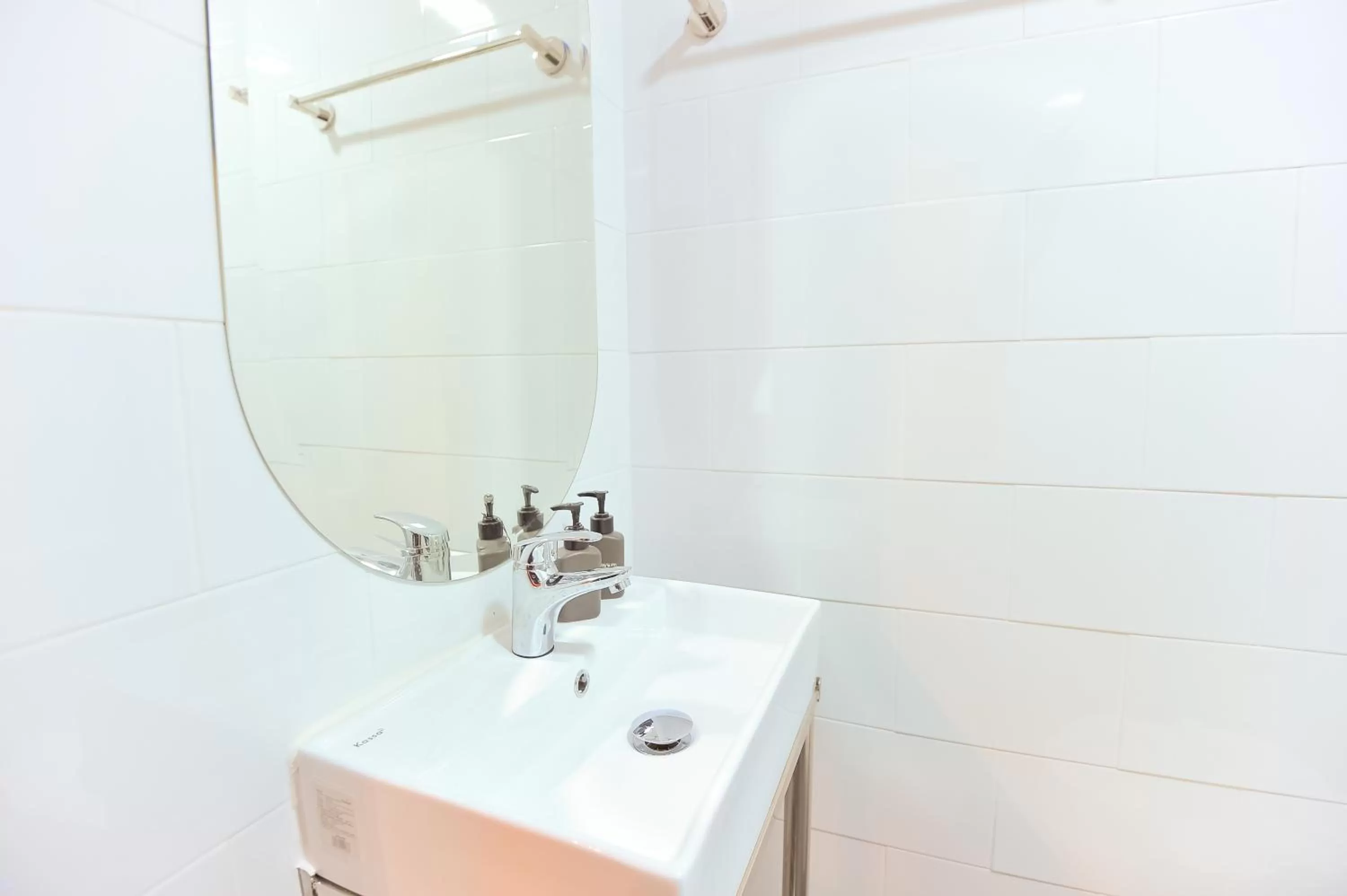 Bathroom in 7 Stays Pattaya Hotel