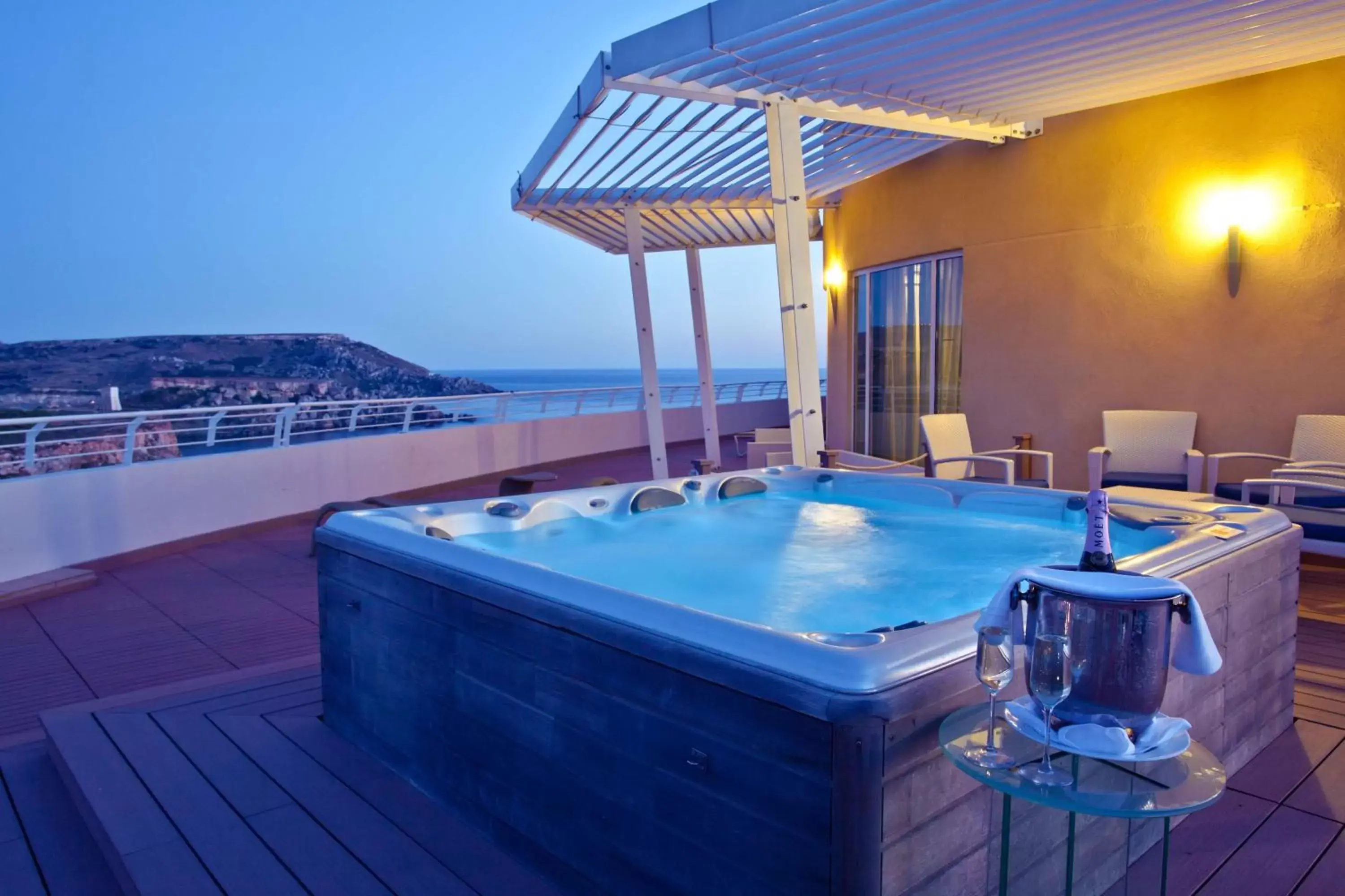 Photo of the whole room, Swimming Pool in Radisson Blu Resort & Spa, Malta Golden Sands