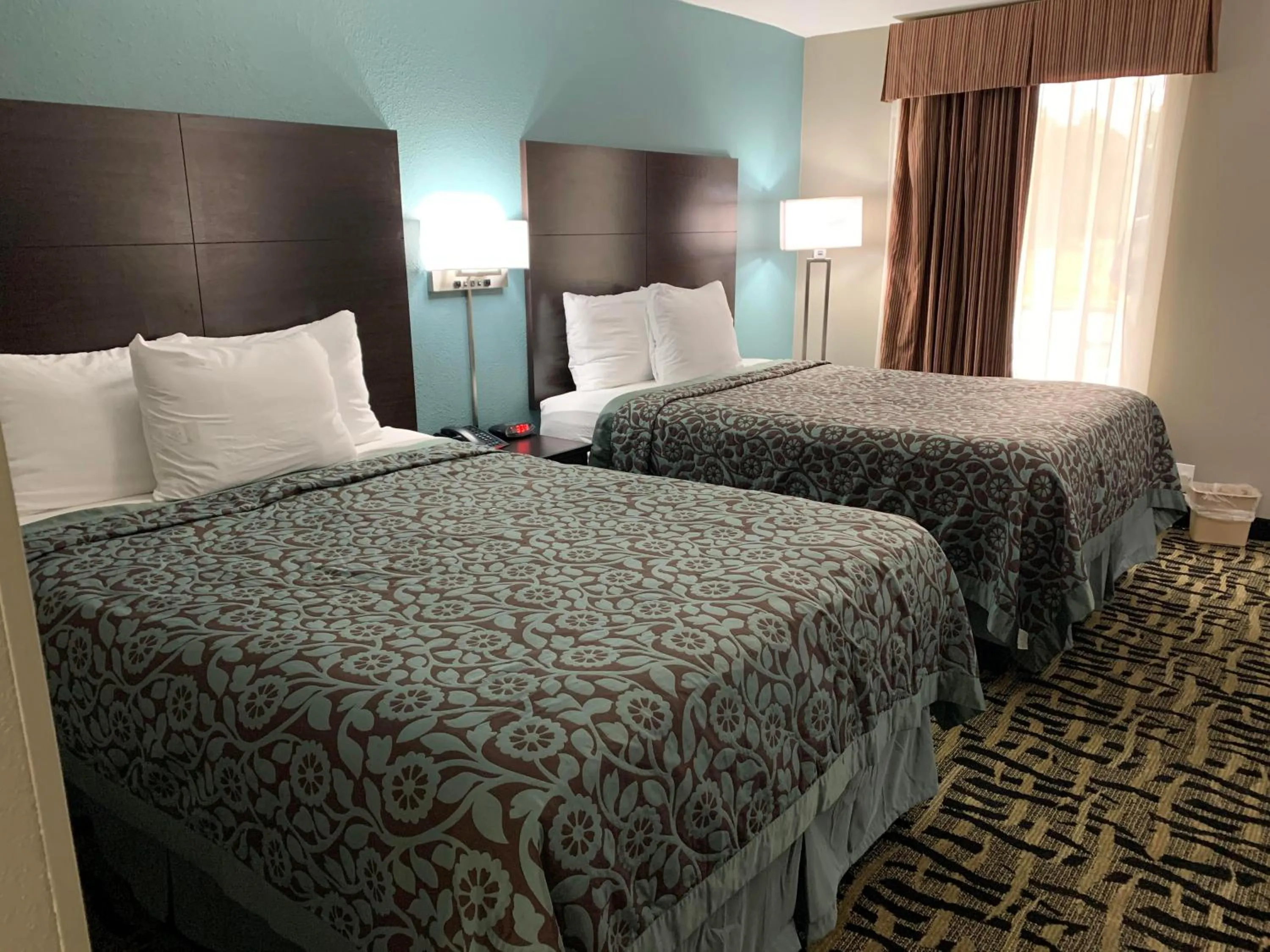 Bed in Days Inn & Suites by Wyndham Collierville Germantown Area
