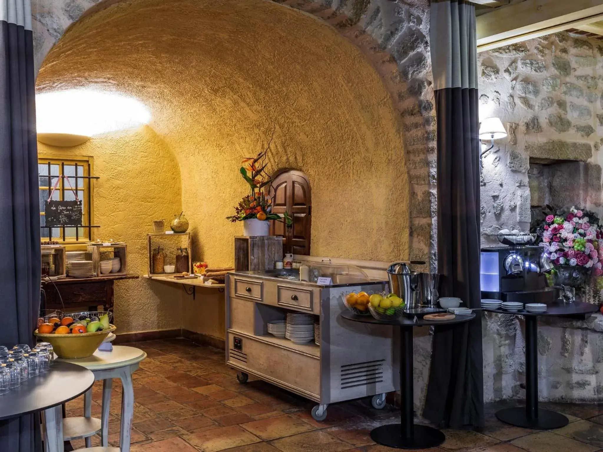 Buffet breakfast in Abbaye de Sainte Croix