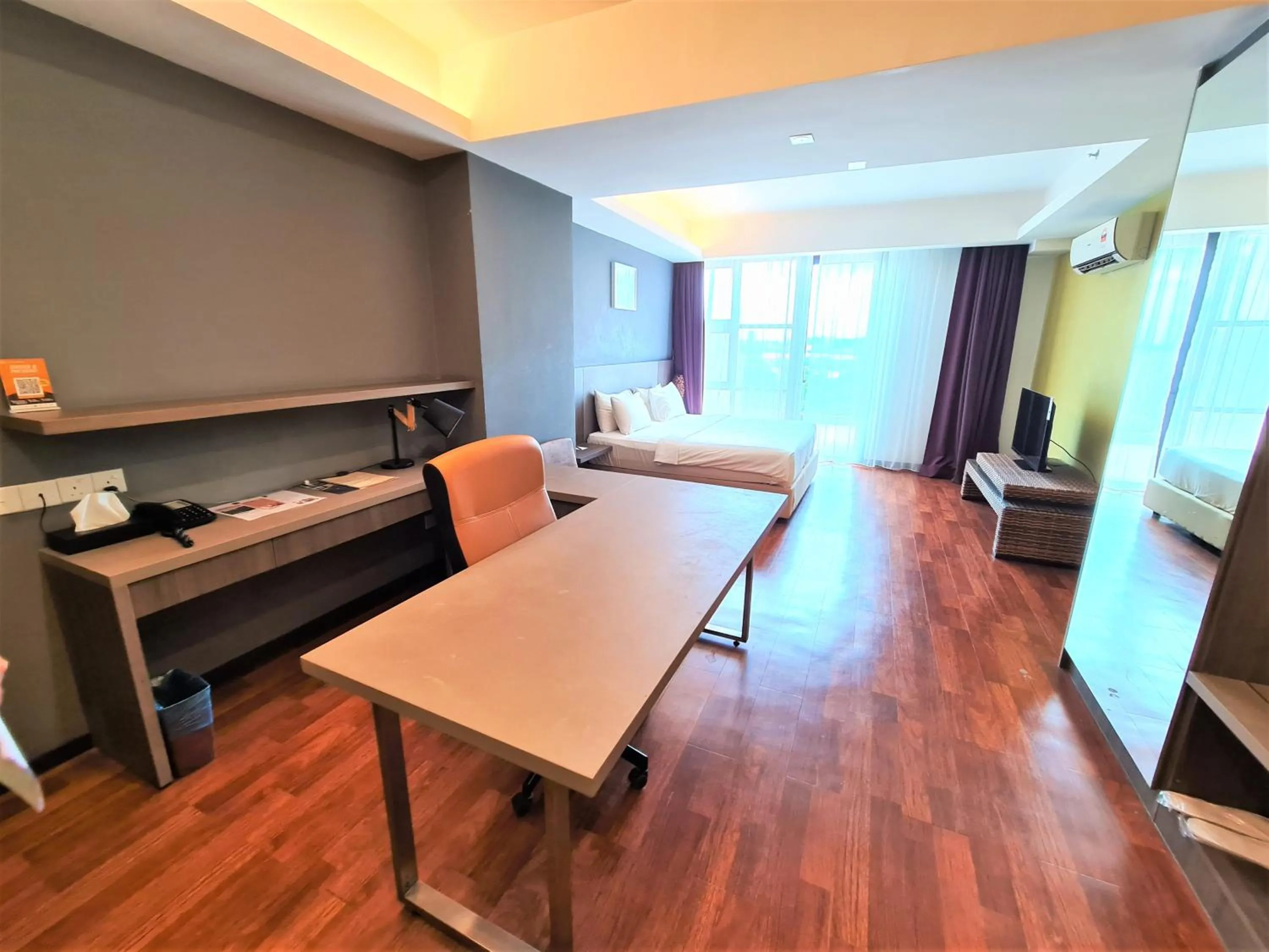 Seating area in Nexus Regency Suites & Hotel