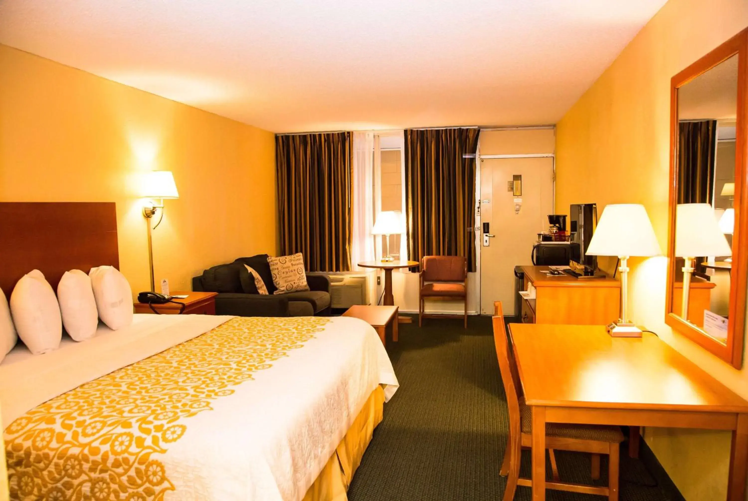 Photo of the whole room in Days Inn by Wyndham Alexandria South