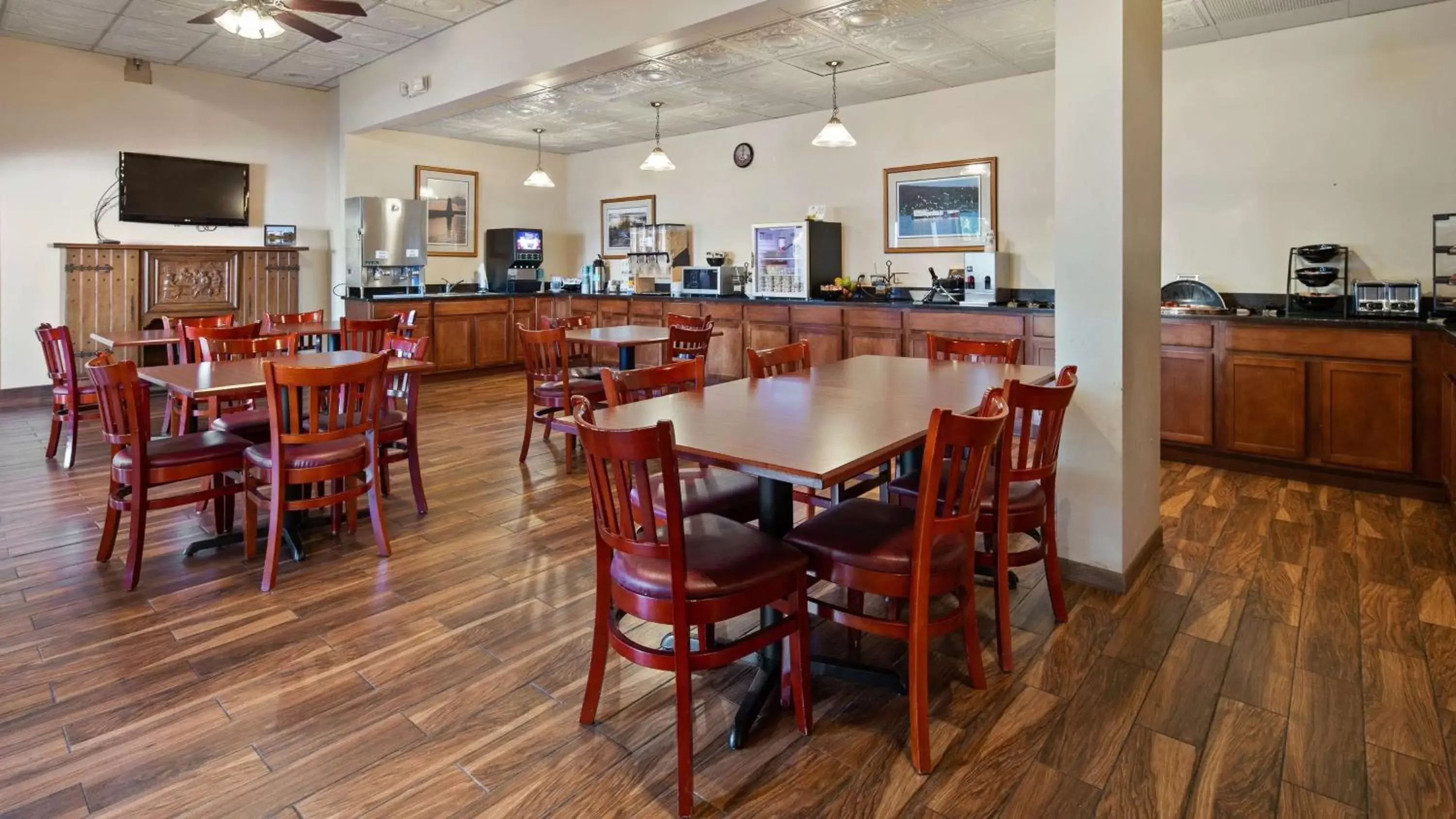 Breakfast, Restaurant/Places to Eat in BEST WESTERN The Hotel Chequamegon