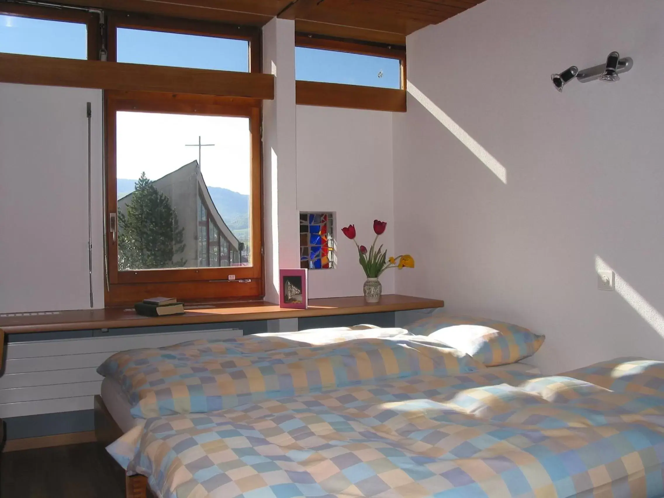 Bedroom, Bed in Hôtel Centre Saint-François