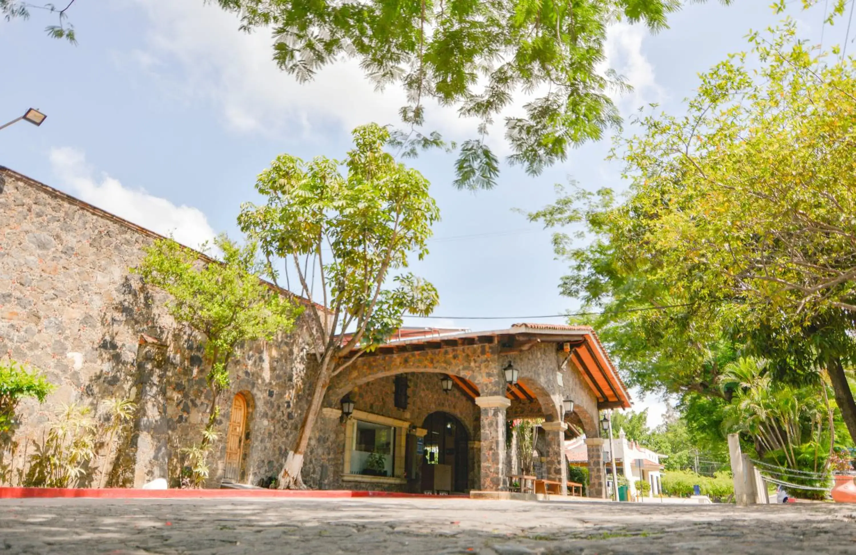 Facade/entrance, Property Building in Hotel Coral Cuernavaca Resort & Spa