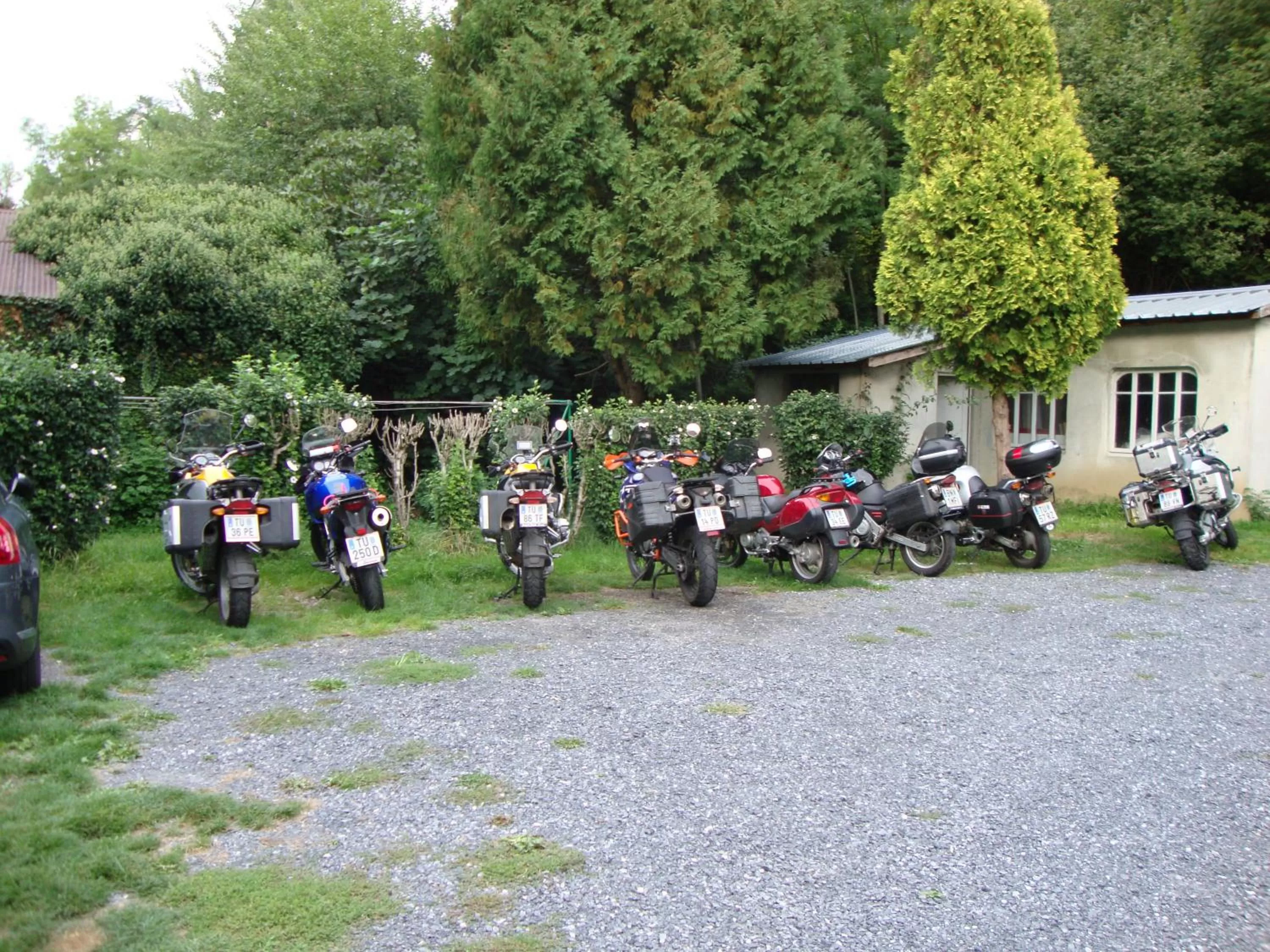 Garden in Hôtel Au Petit Languedoc