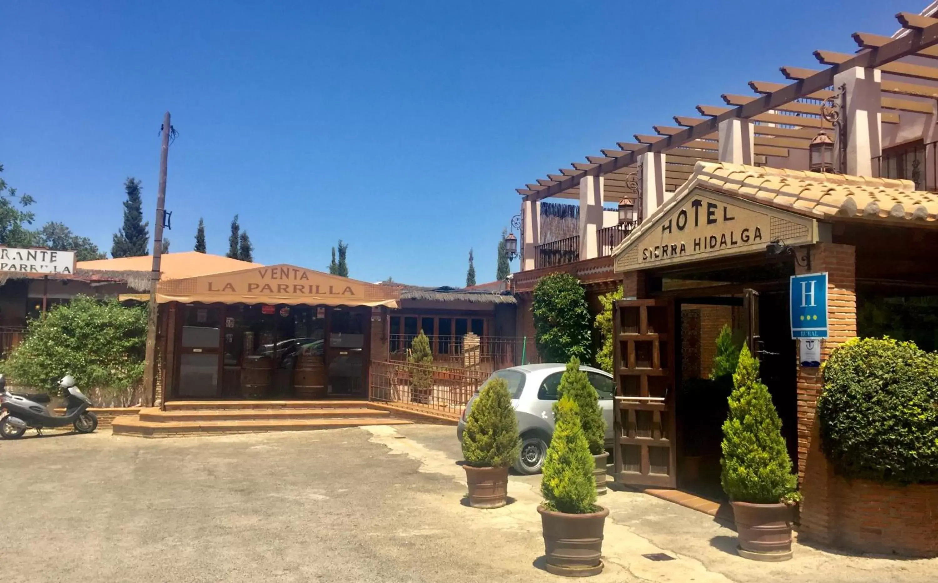 Facade/entrance, Property Building in Hotel Sierra Hidalga