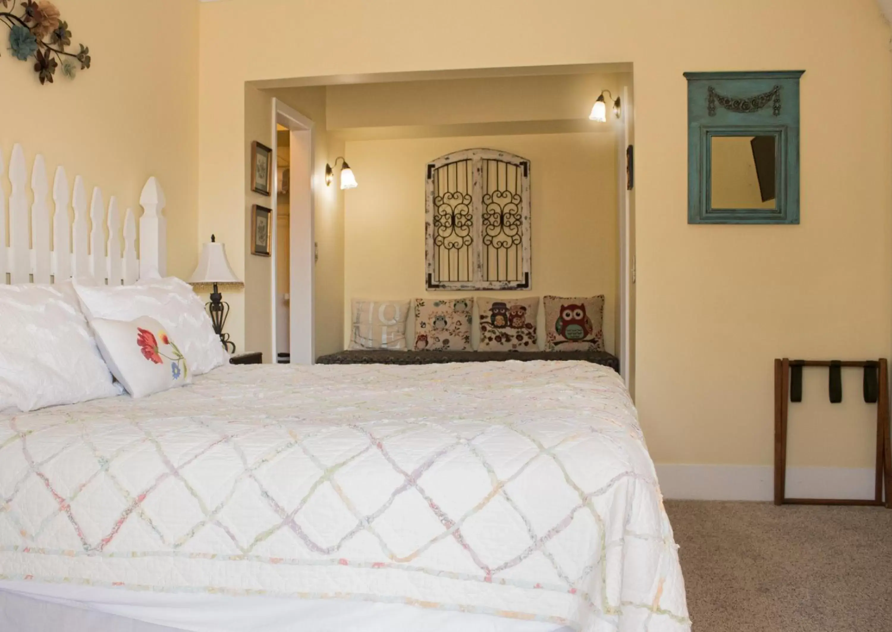 Bed in Wildflower Bed and Breakfast