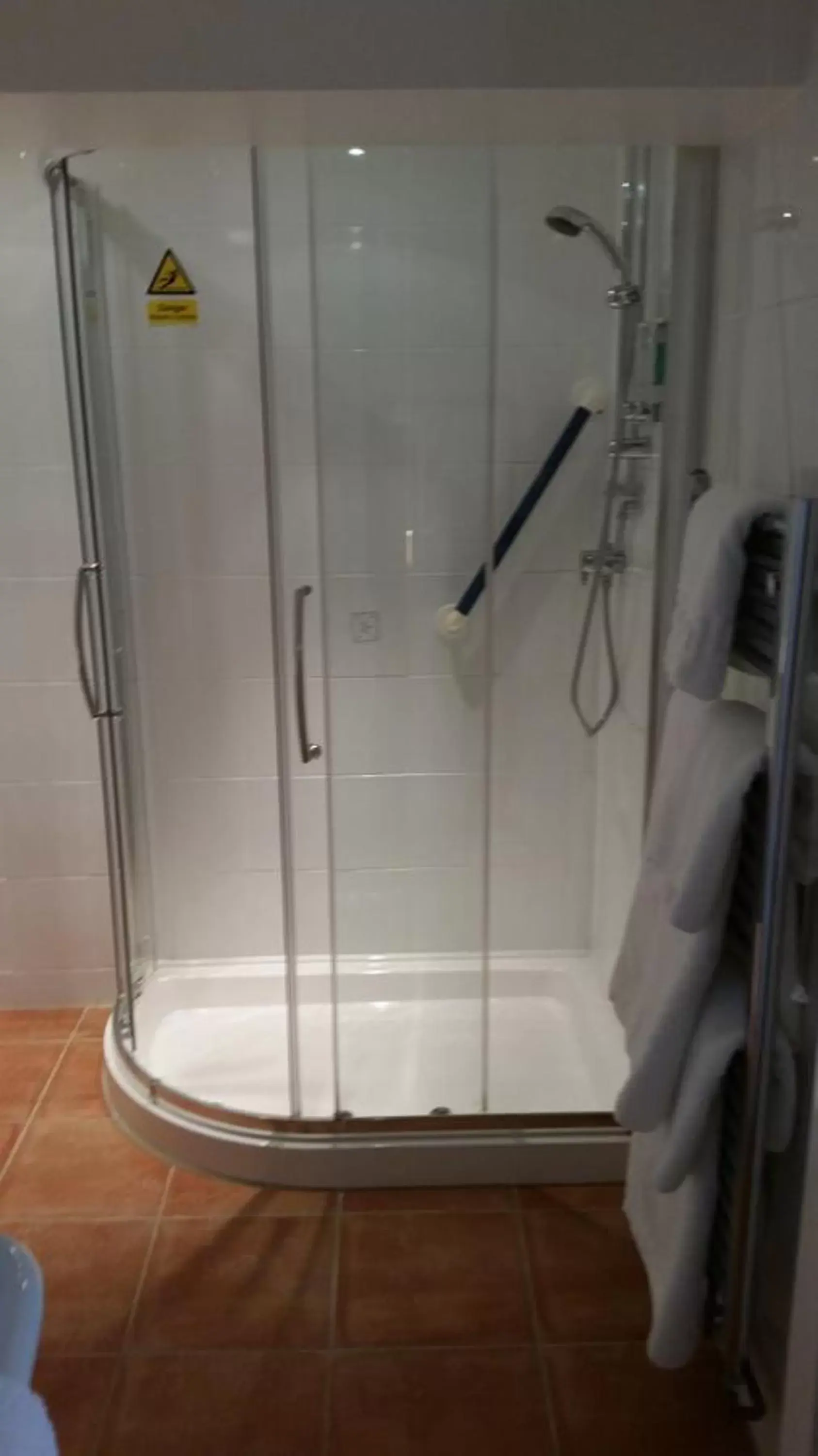 Shower, Bathroom in Chilton Villa B&B