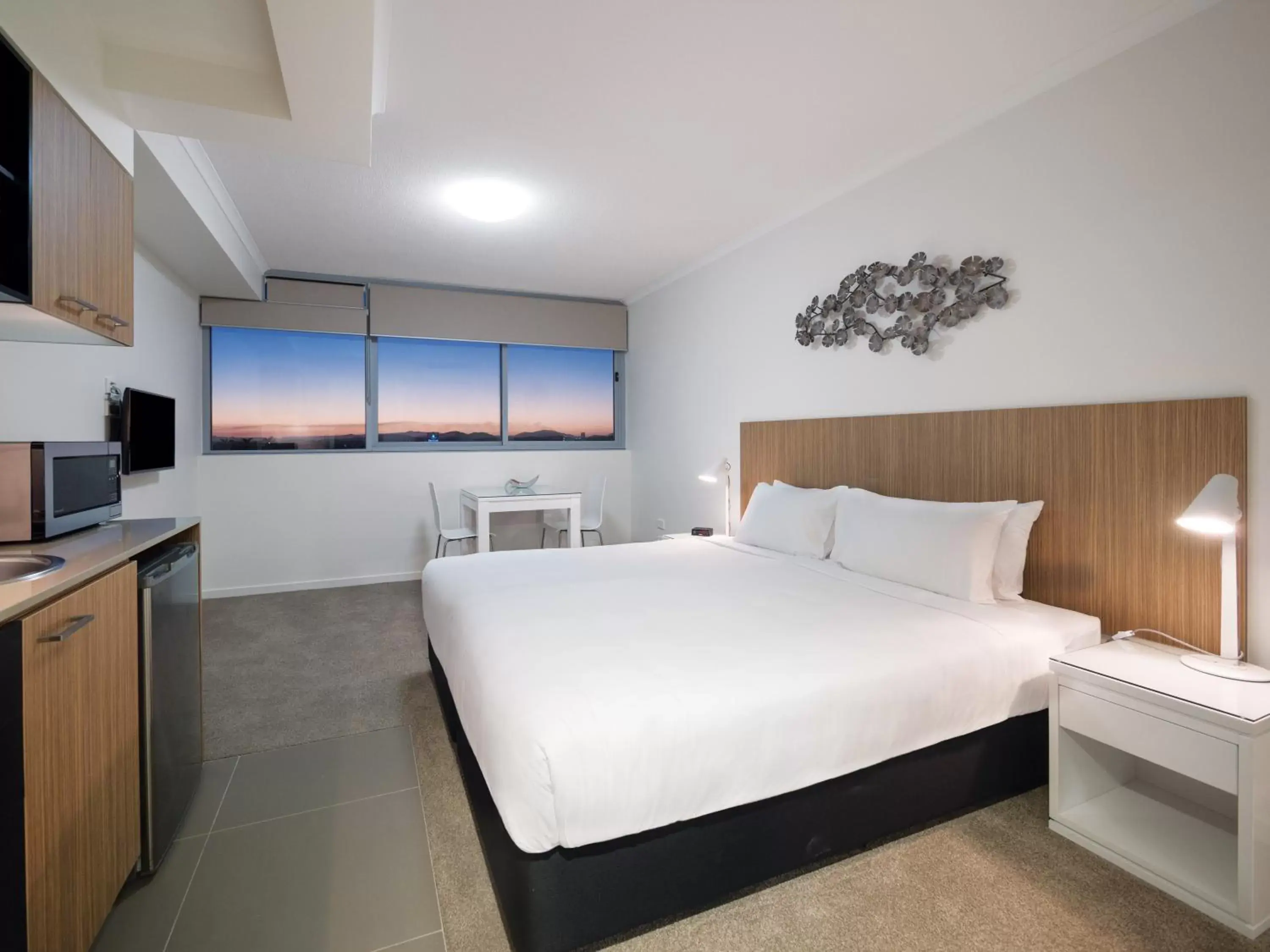 Bedroom in Oaks Mackay Rivermarque Hotel