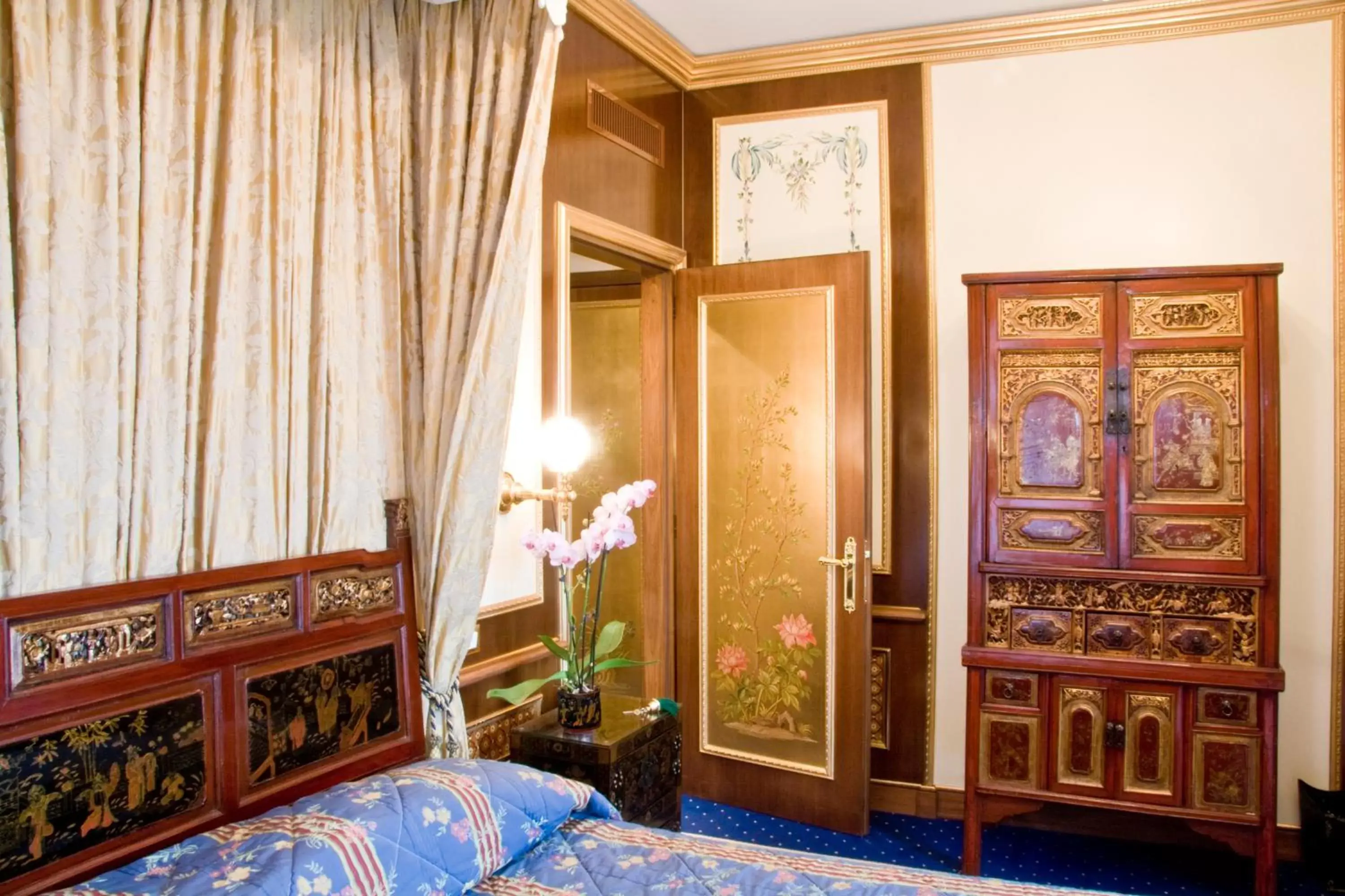 Decorative detail, Bed in Grand Hotel des Iles Borromées & SPA