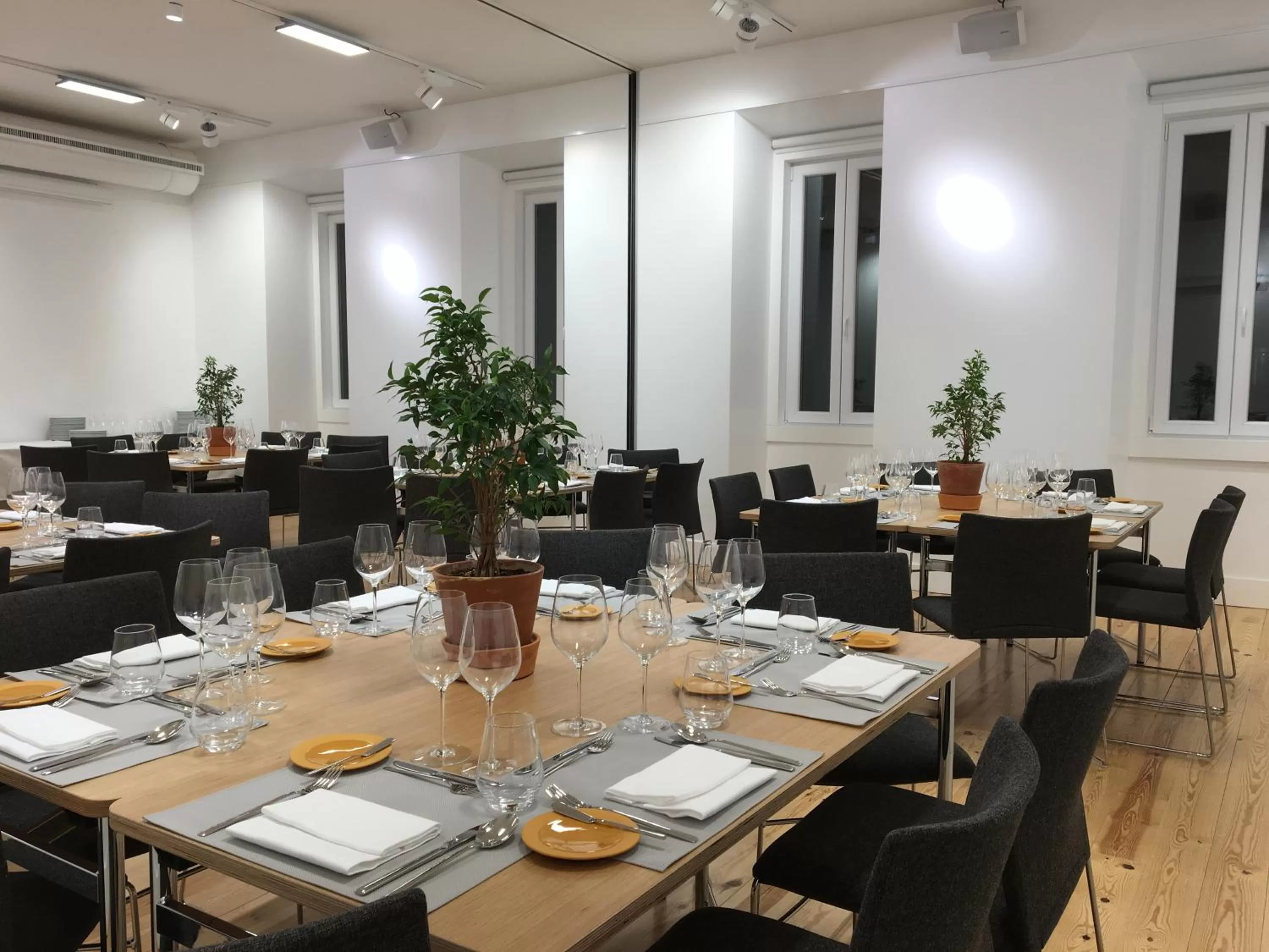 Business facilities in Hotel Convento do Salvador