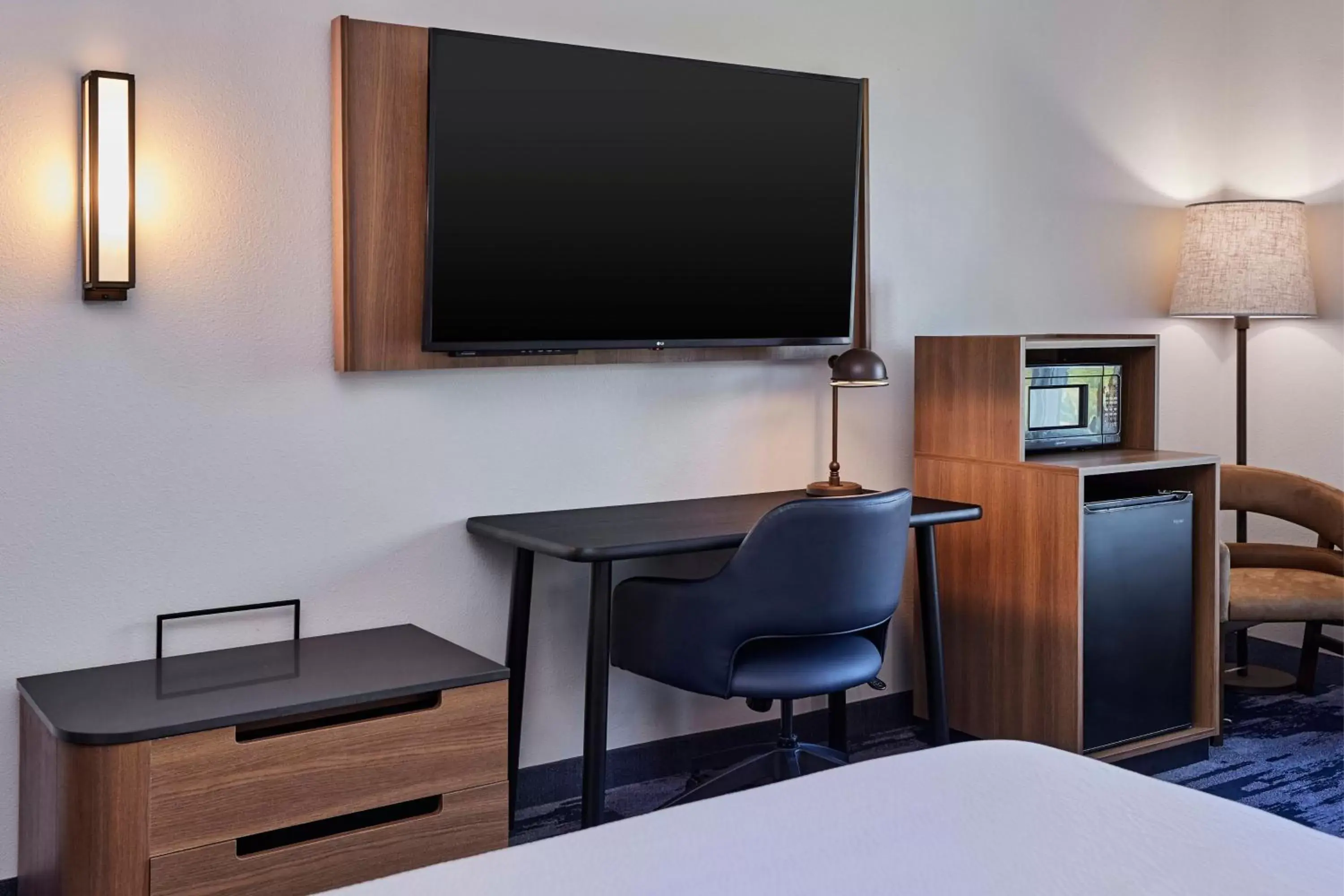 Queen Room with Two Queen Beds and Adapted Tub - Mobility and Hearing Accessible in Fairfield Inn & Suites Burlington Queen Room with Two Queen Beds and Adapted Tub - Mobility and Hearing Accessible in Fairfield Inn & Suites Burlington