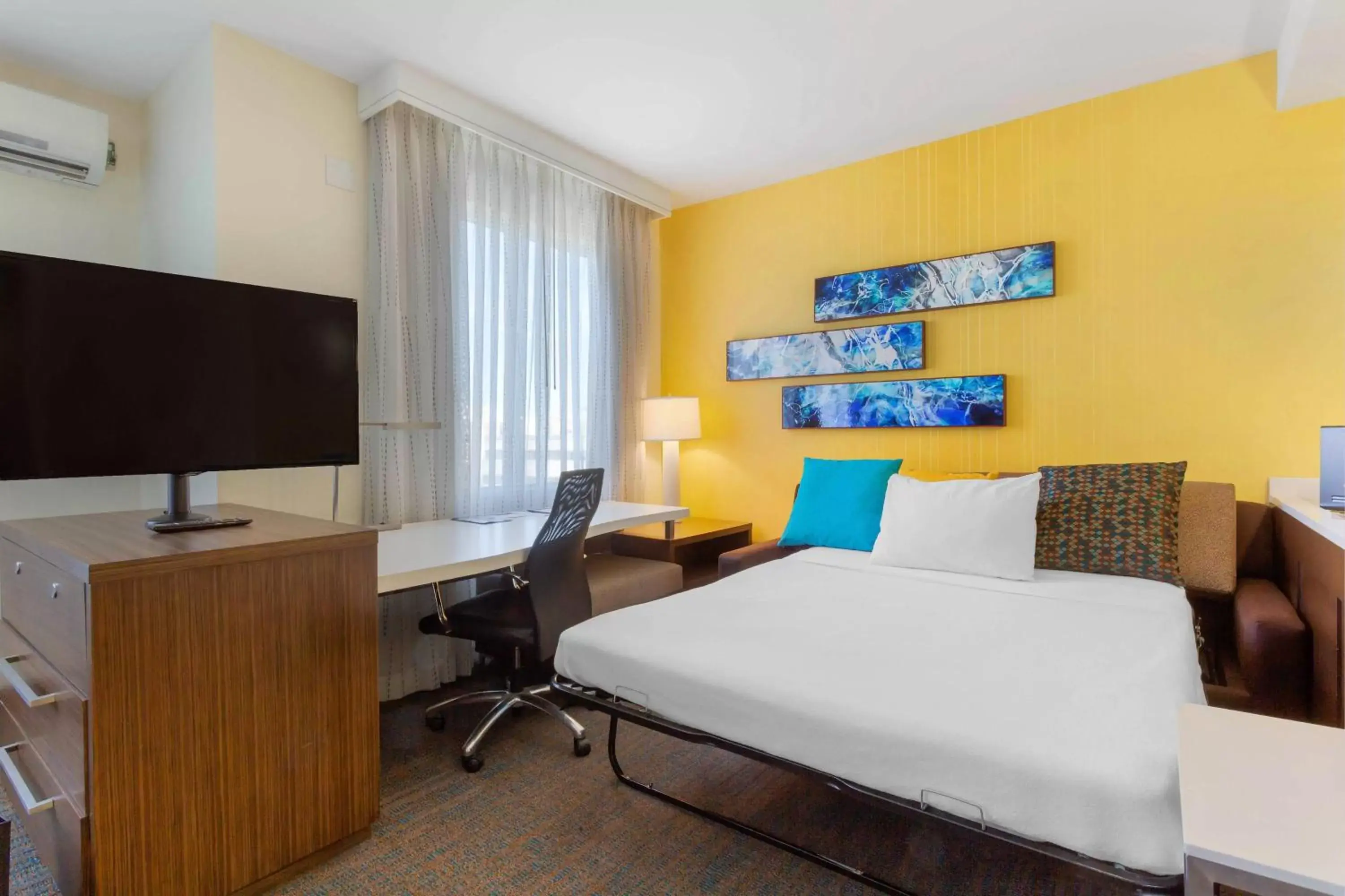Photo of the whole room, Bed in Residence Inn by Marriott Secaucus Meadowlands