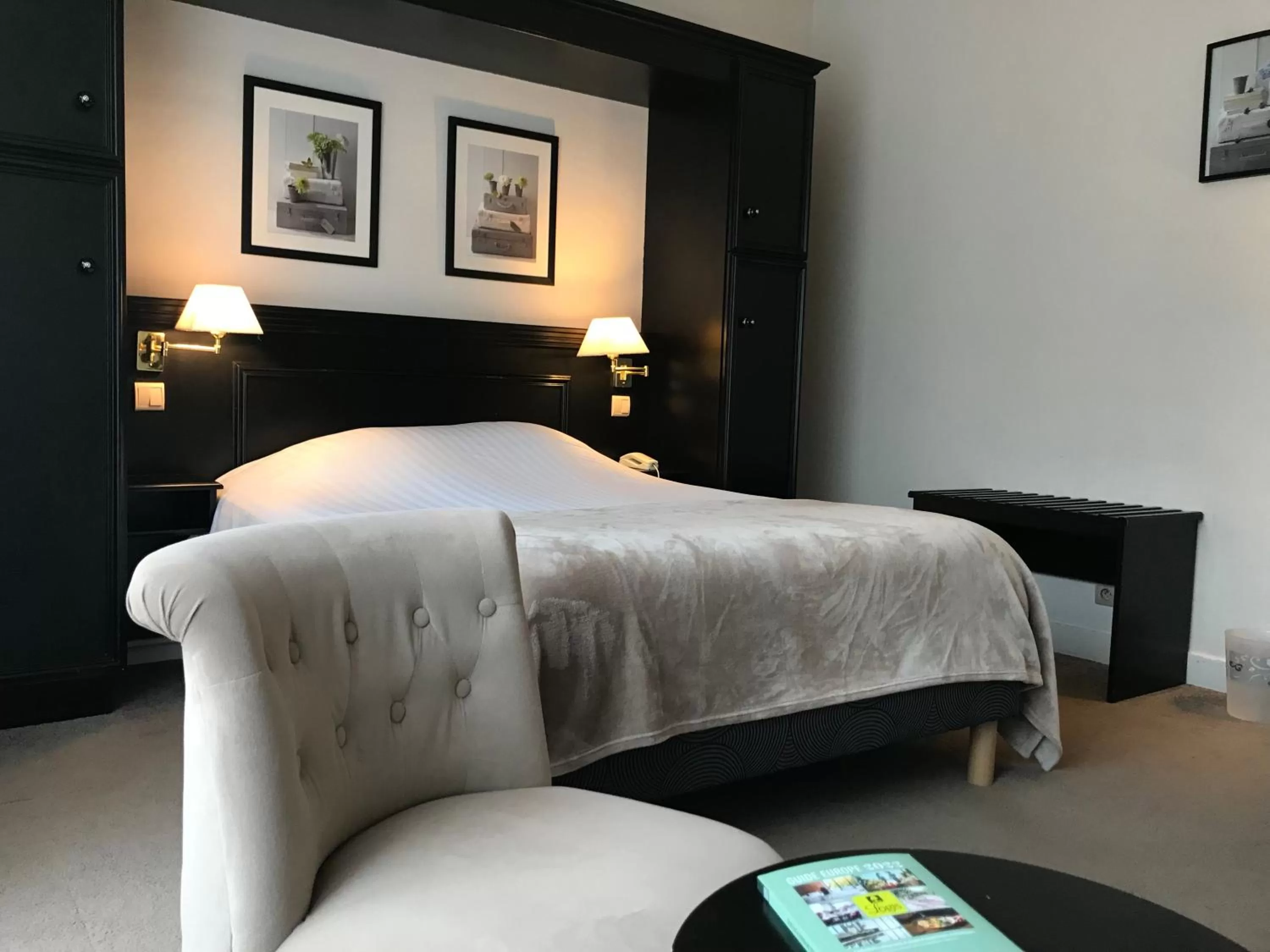 Logis Hôtel Les Airelles Neufchâtel En Bray