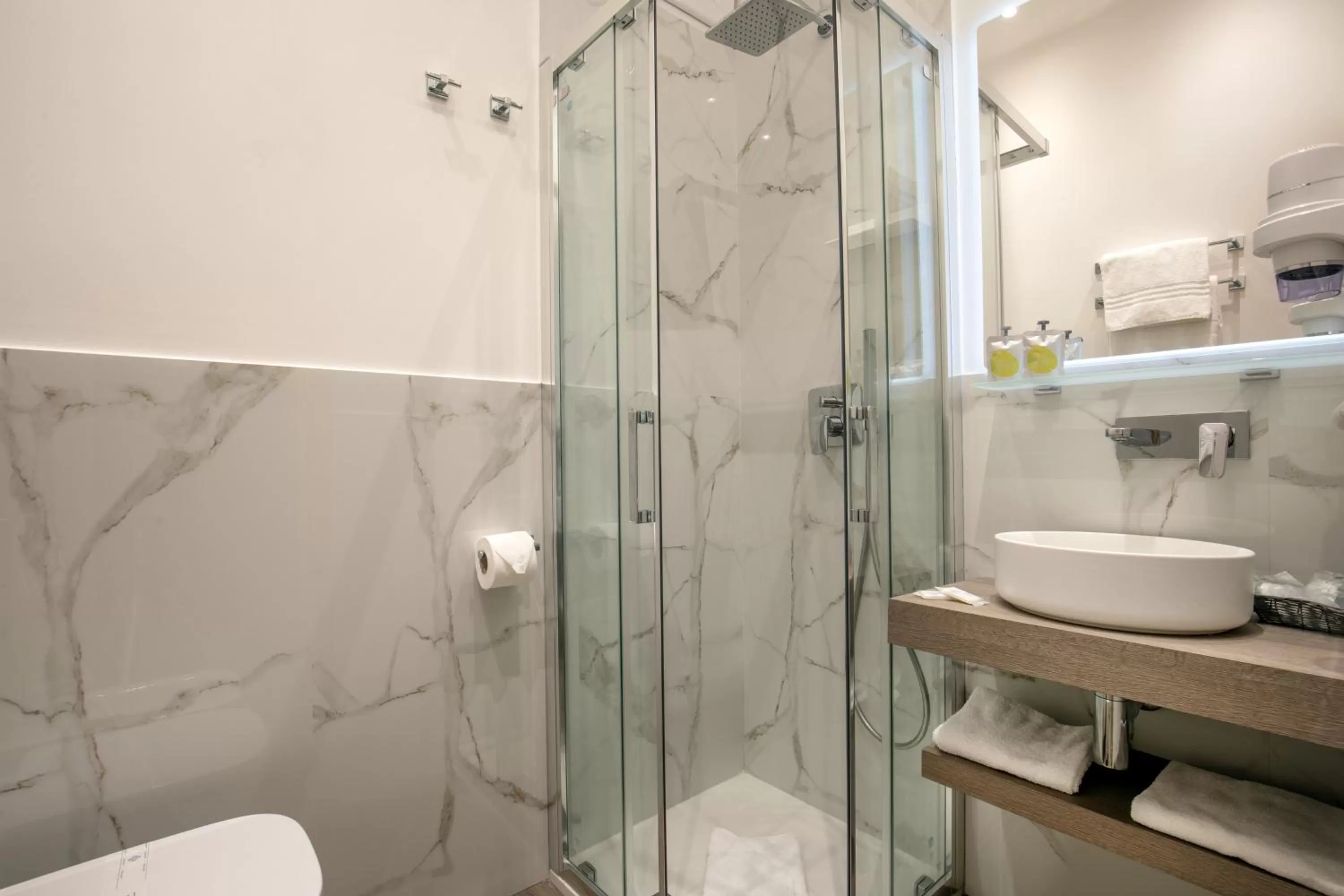 Shower in Hotel La Scaletta