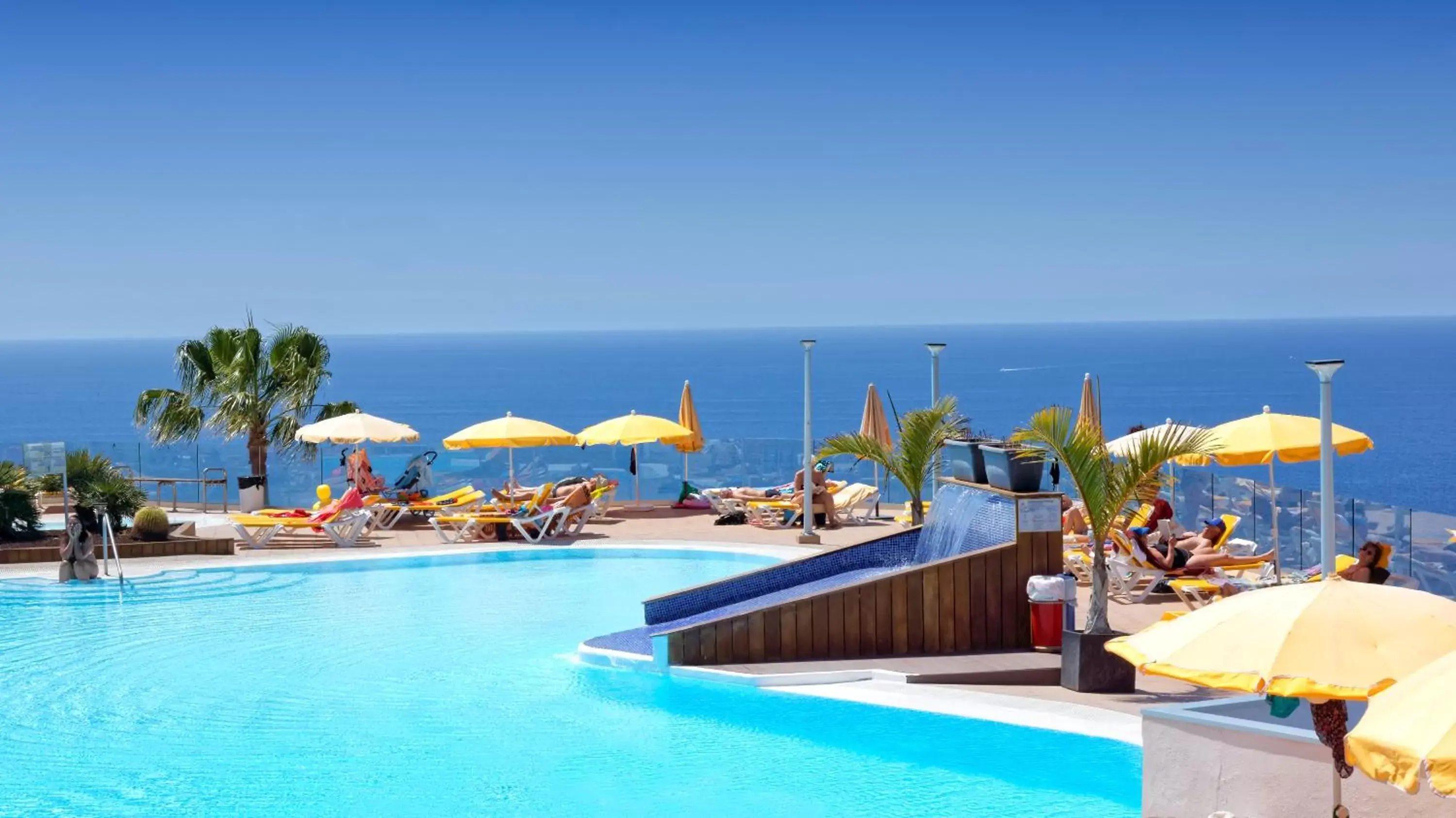 Beach, Swimming Pool in Hotel Riosol
