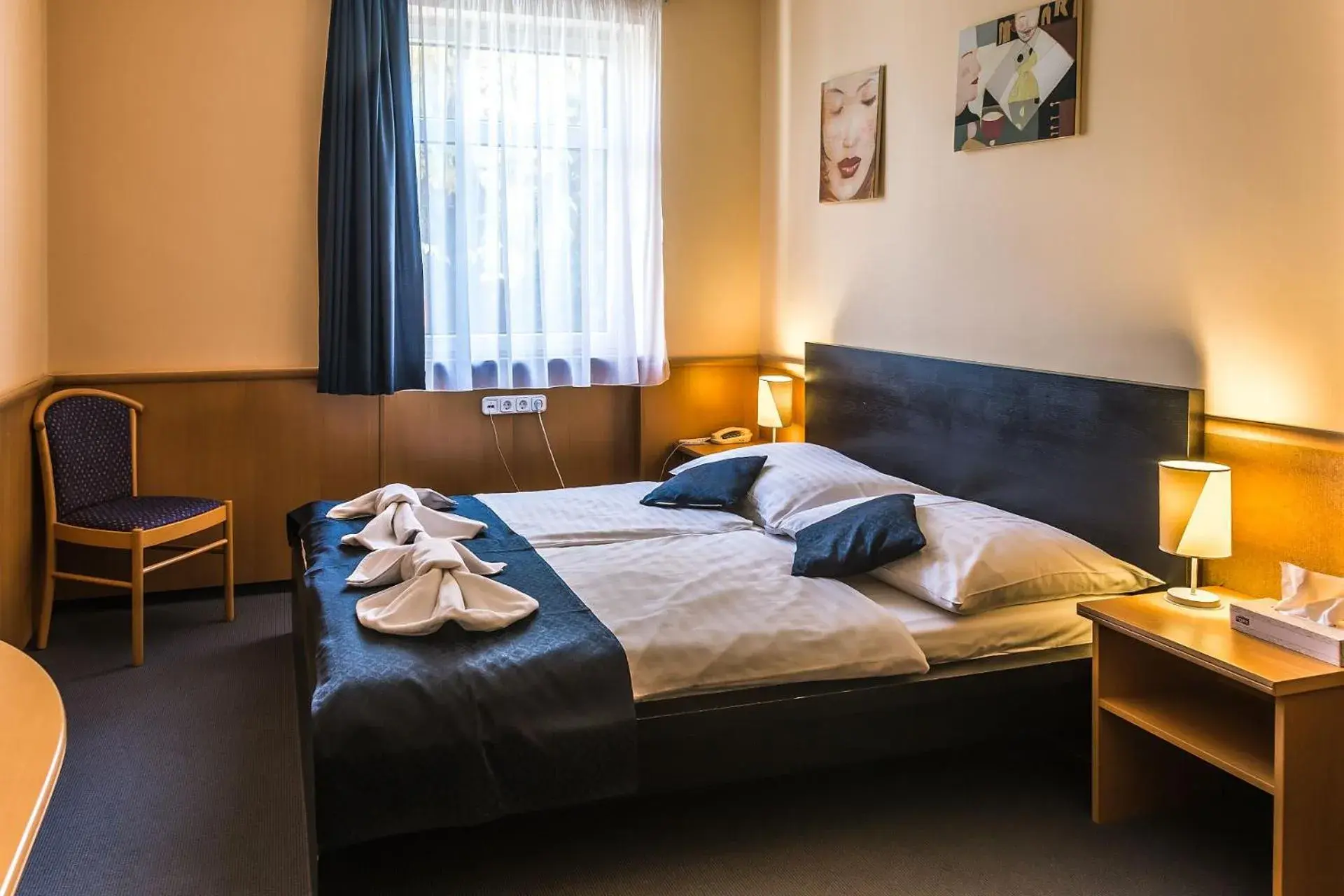 Photo of the whole room, Bed in Jagelló Business Hotel