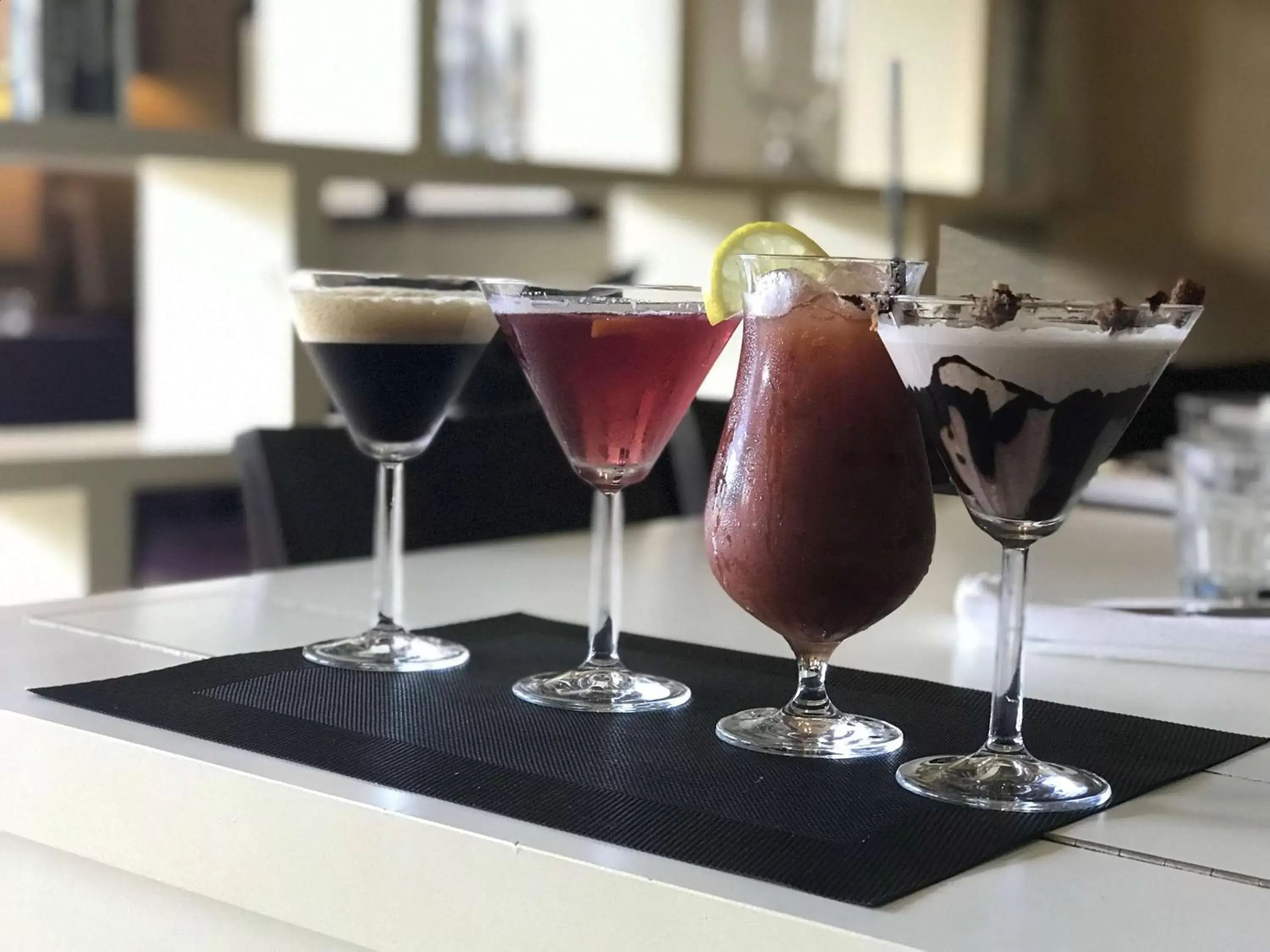 Lounge or bar, Drinks in DoubleTree by Hilton Edinburgh Airport