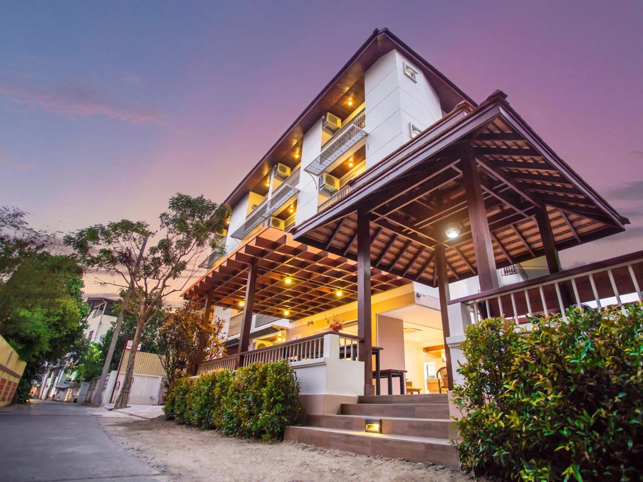 Facade/entrance in Rendezvous Classic House