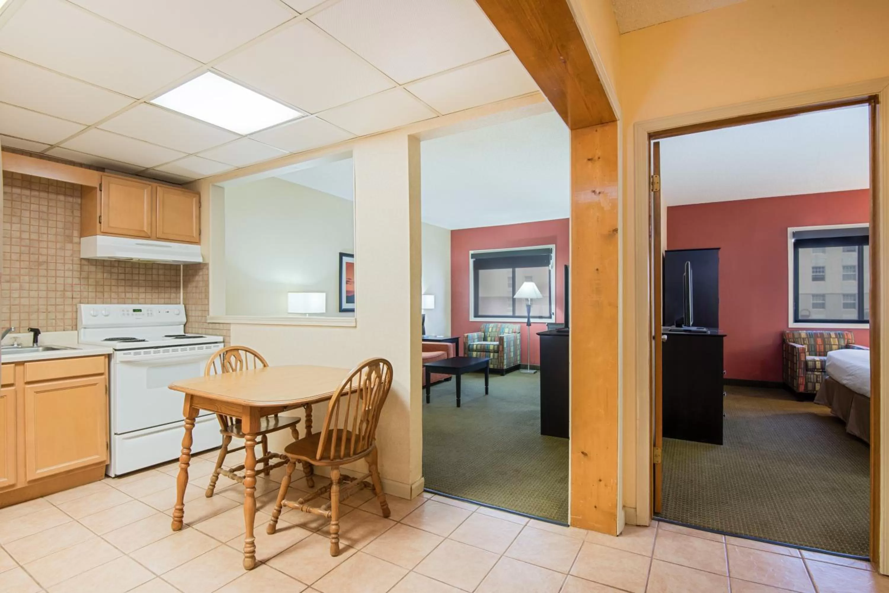 Kitchen or kitchenette in Ramada Plaza by Wyndham Gillette Conference Center