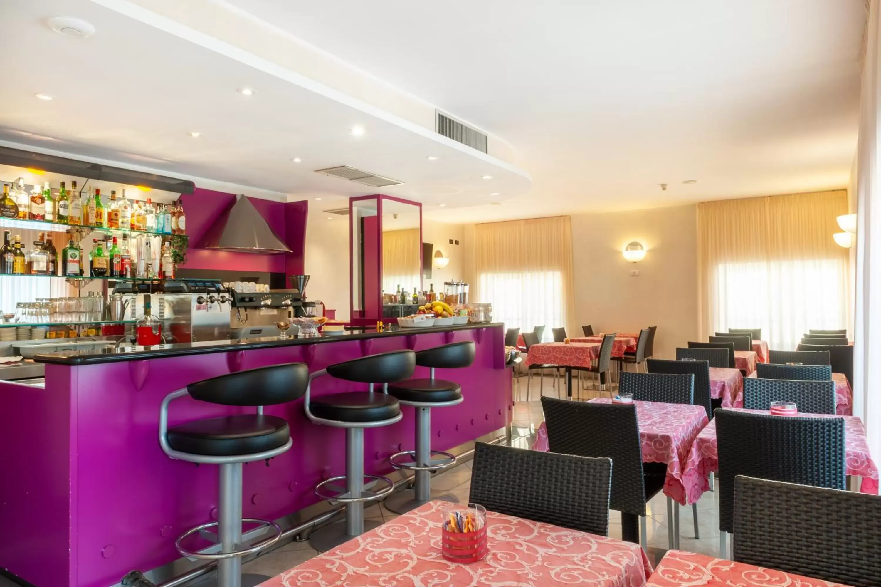 Breakfast, Restaurant/Places to Eat in Augustus Hotel