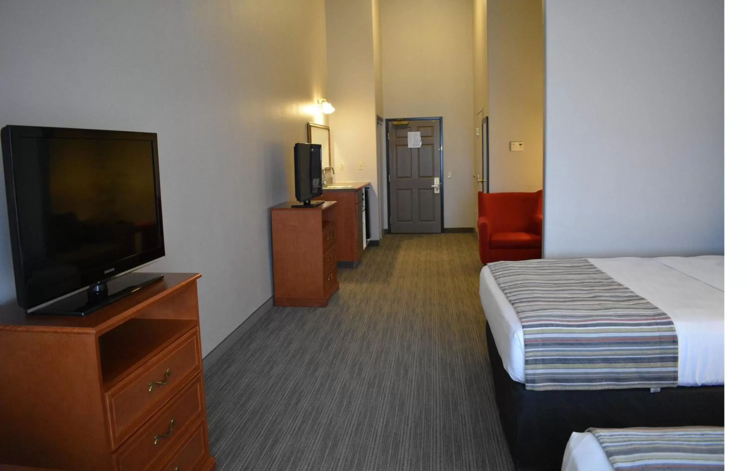 TV/Entertainment Center in Country Inn & Suites by Radisson, Northwood, IA