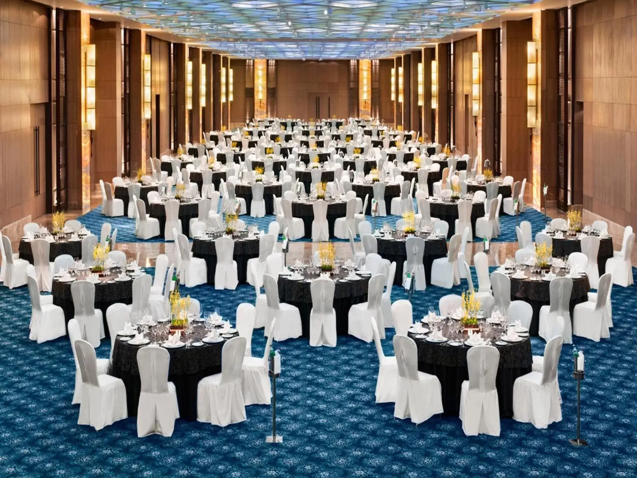 Banquet/Function facilities, Banquet Facilities in The Leela Ambience Convention Hotel Delhi