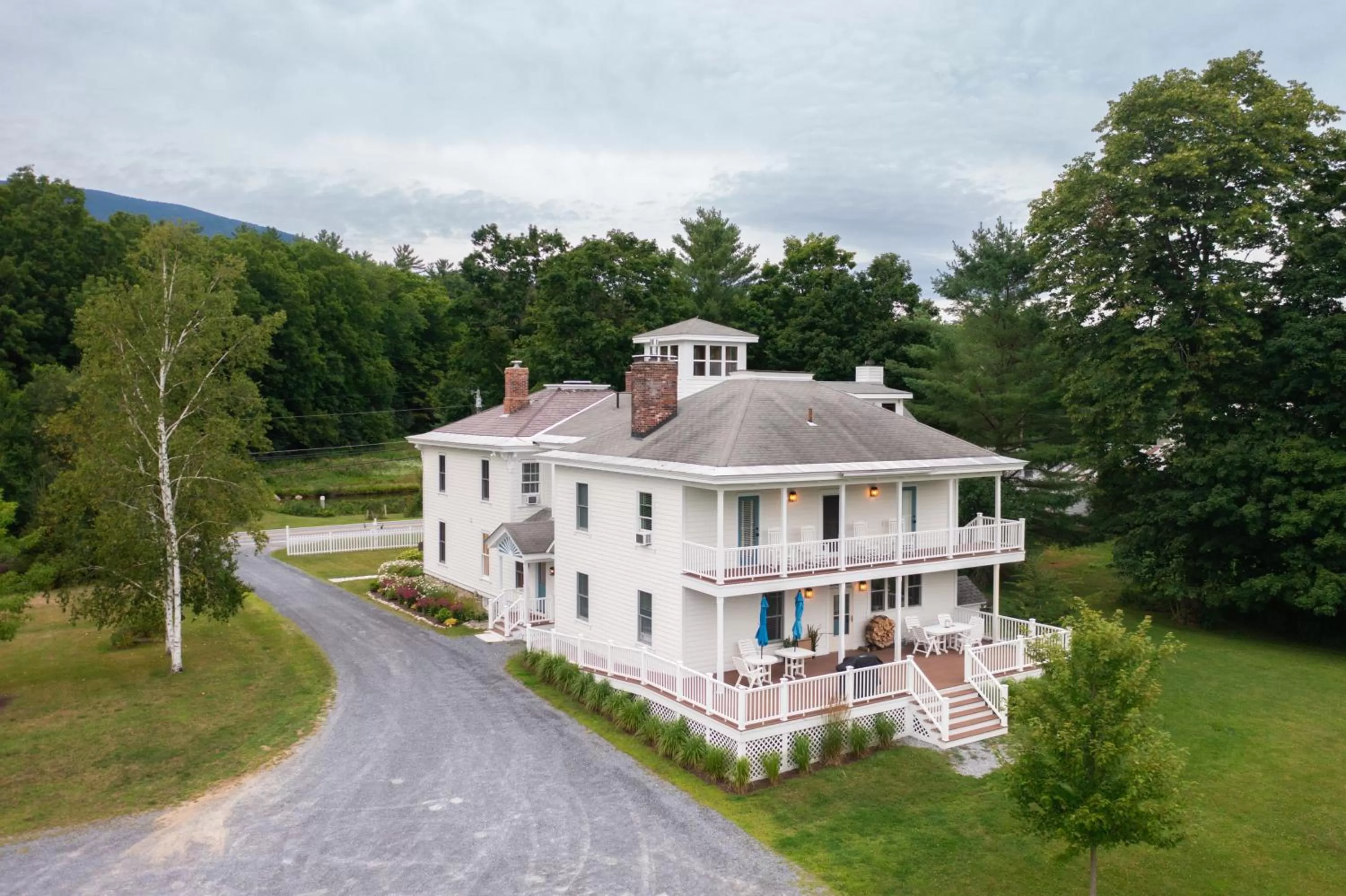 Property building in Hill Farm Inn - Manchester