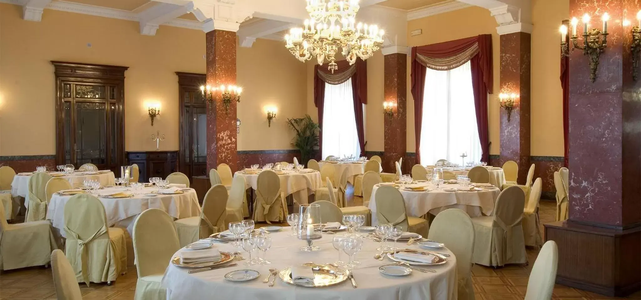 Restaurant/places to eat, Banquet Facilities in Brufani Palace Hotel - Small Luxury Hotels of the World