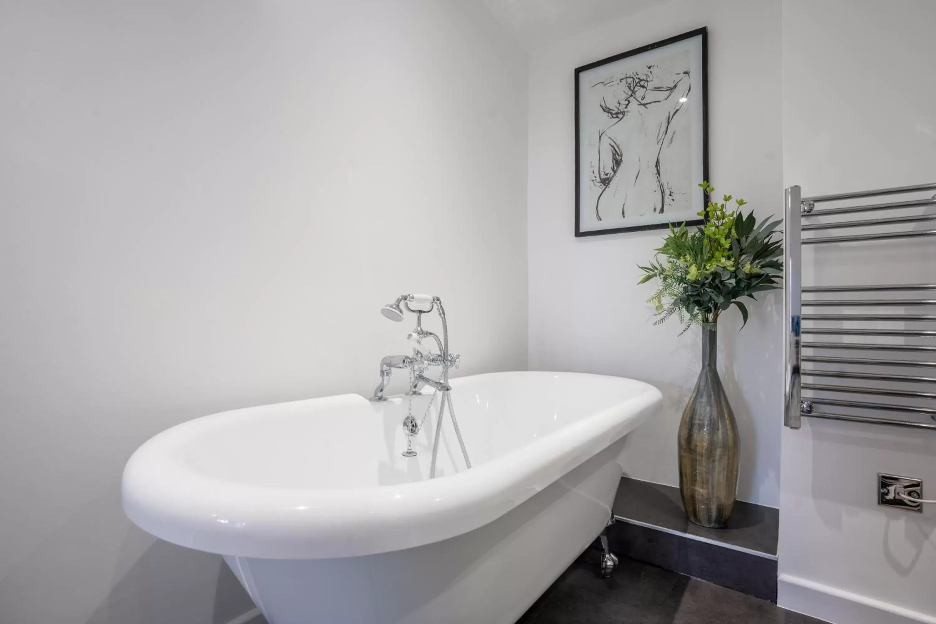 Bath, Bathroom in Broome Park Hotel