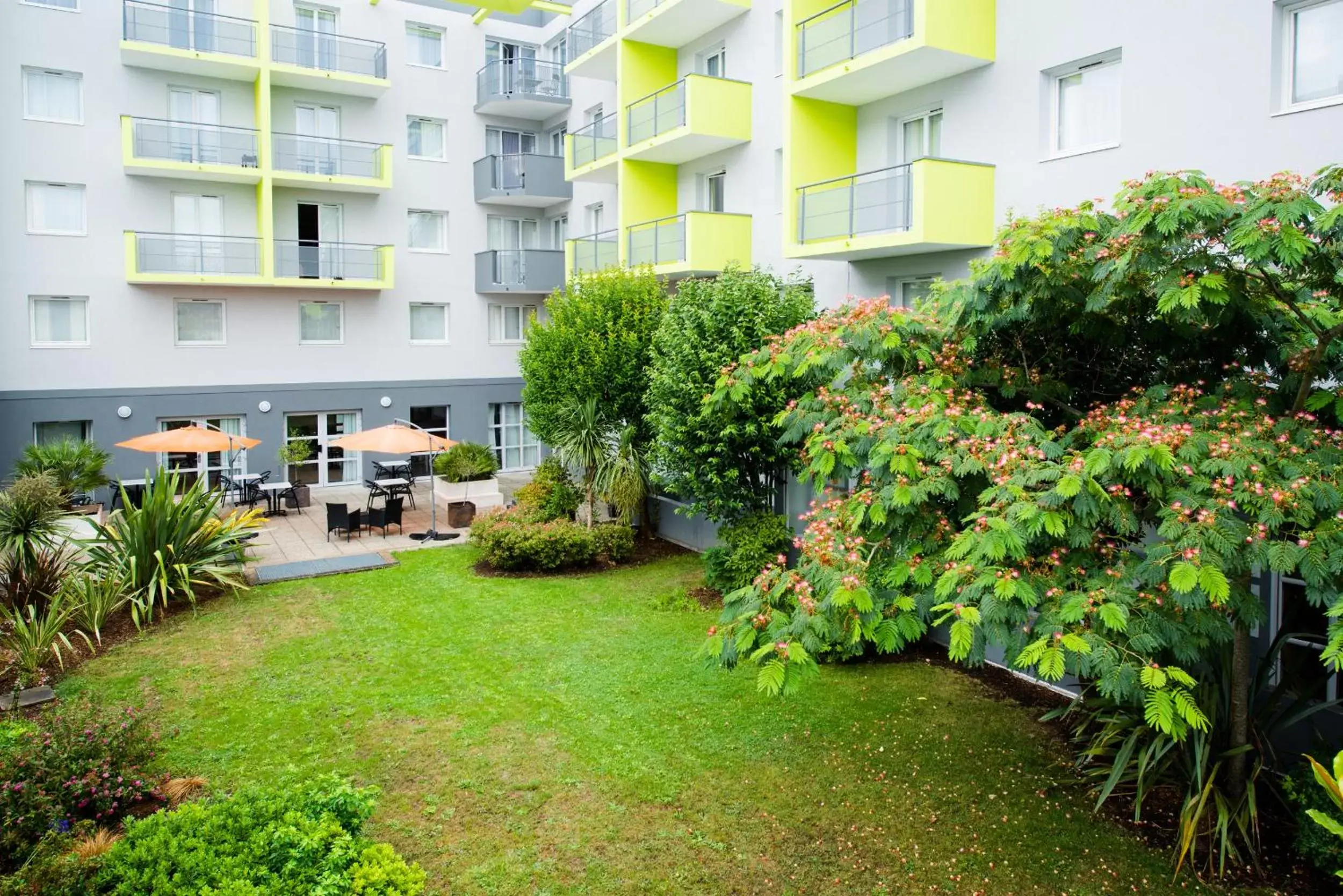 Facade/entrance, Property Building in Zenitude Hôtel-Résidences Les Portes de l'Océan