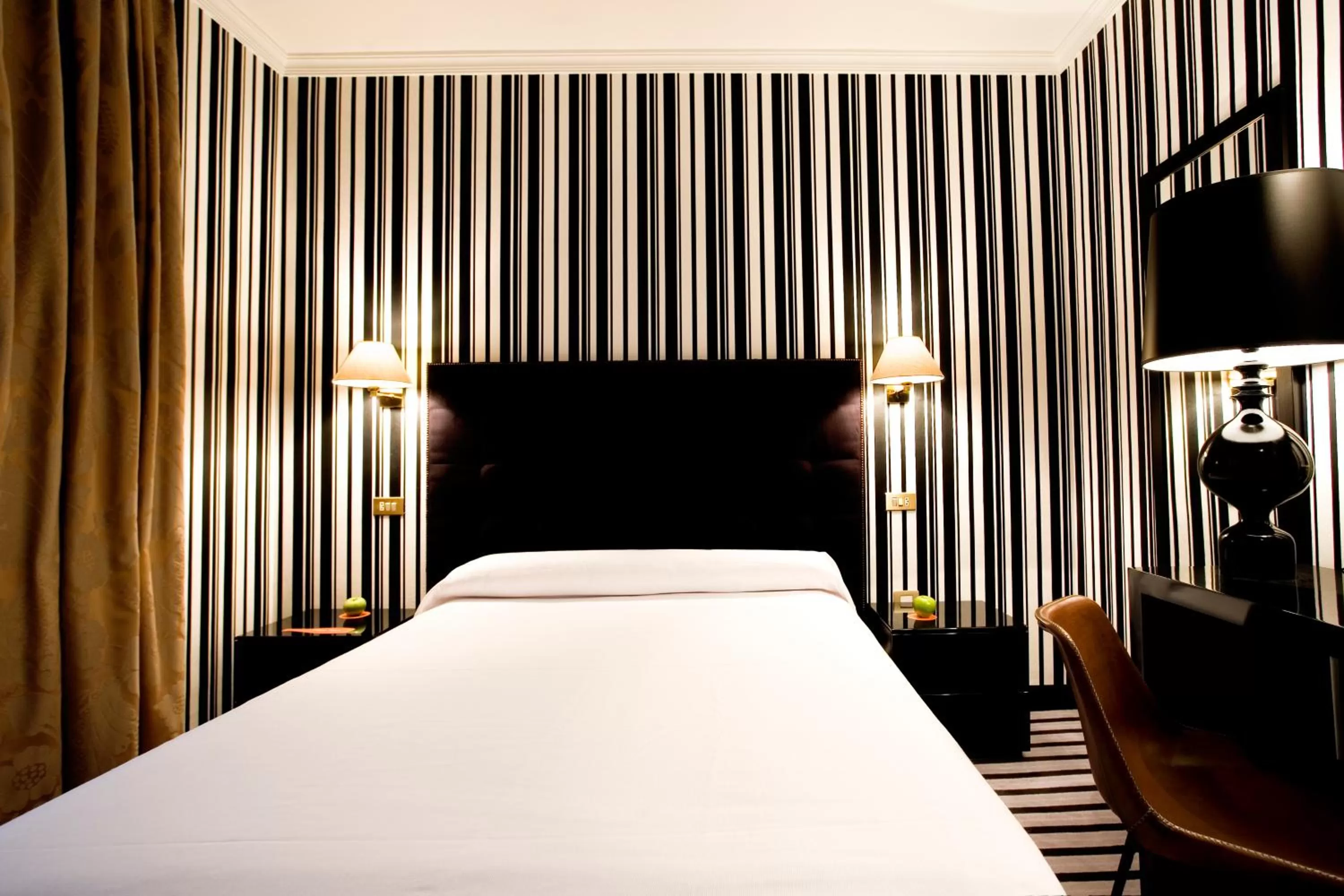 Photo of the whole room, Bed in Hotel Clarin