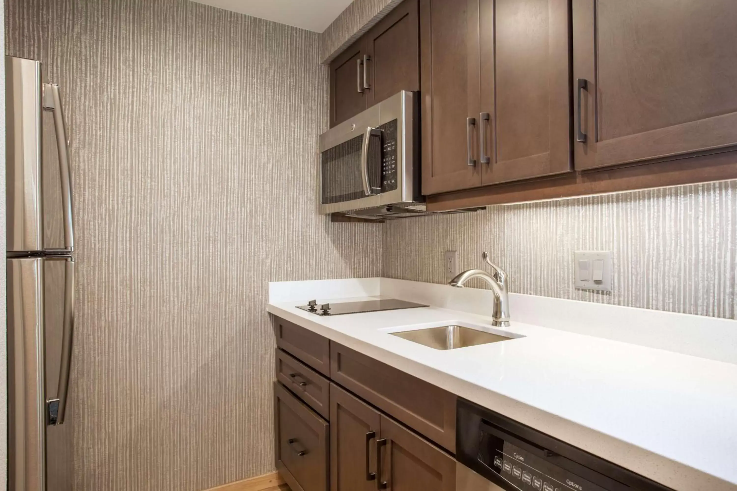 Kitchen or kitchenette, Kitchen/Kitchenette in Homewood Suites By Hilton Saratoga Springs