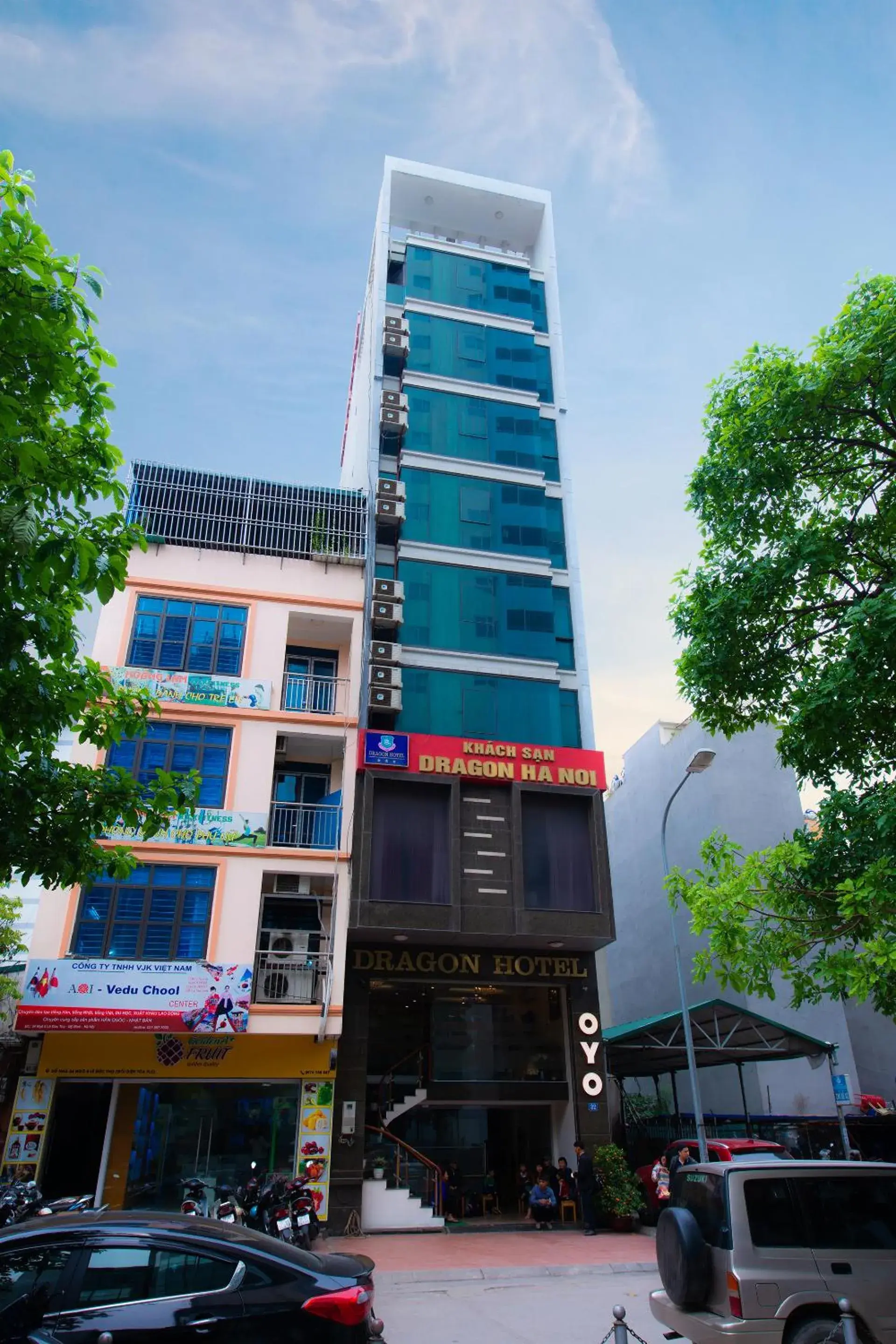 Facade/entrance, Property Building in OYO 191 Dragon Hotel