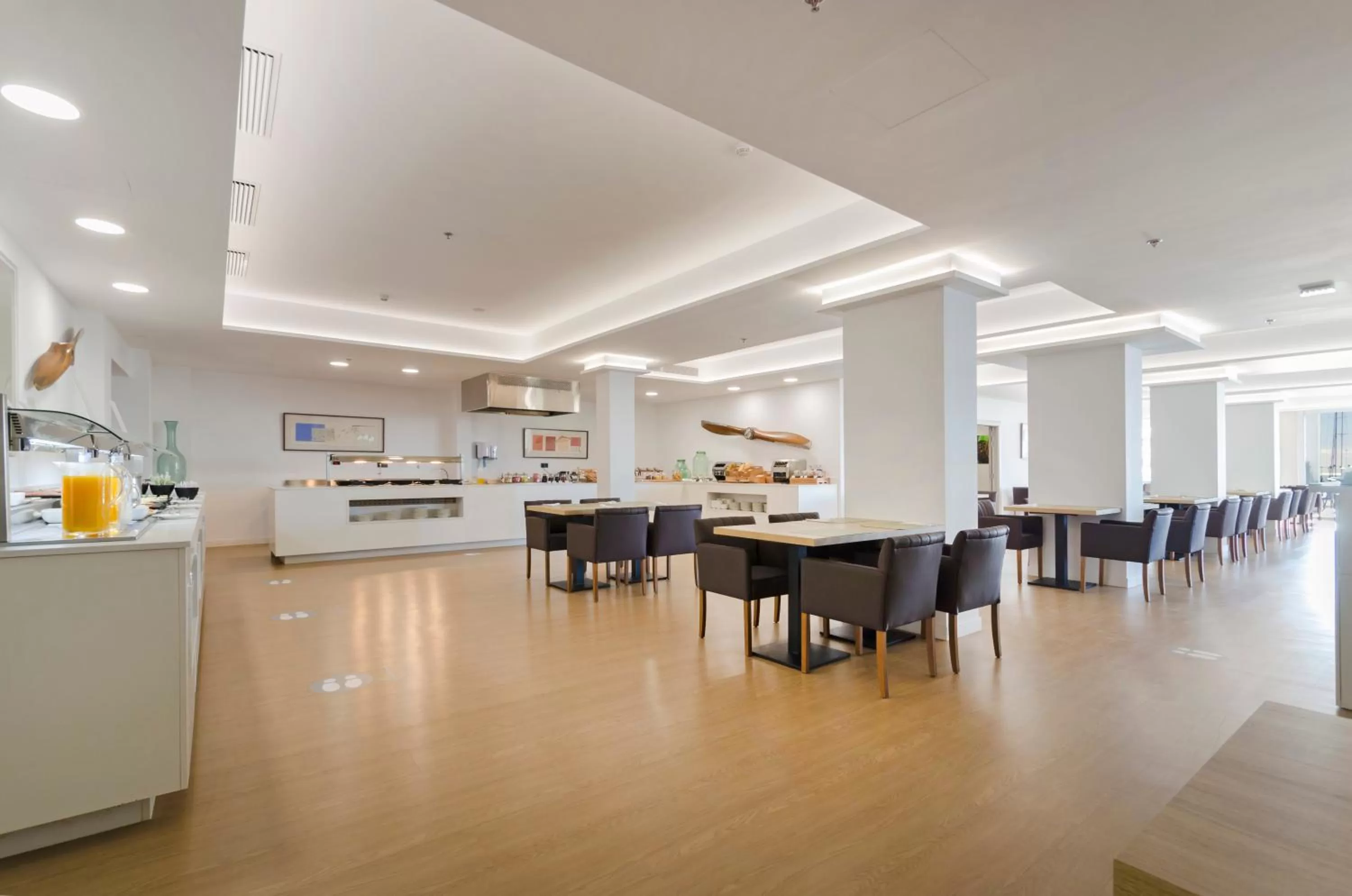 Restaurant/places to eat in Hotel Mirador