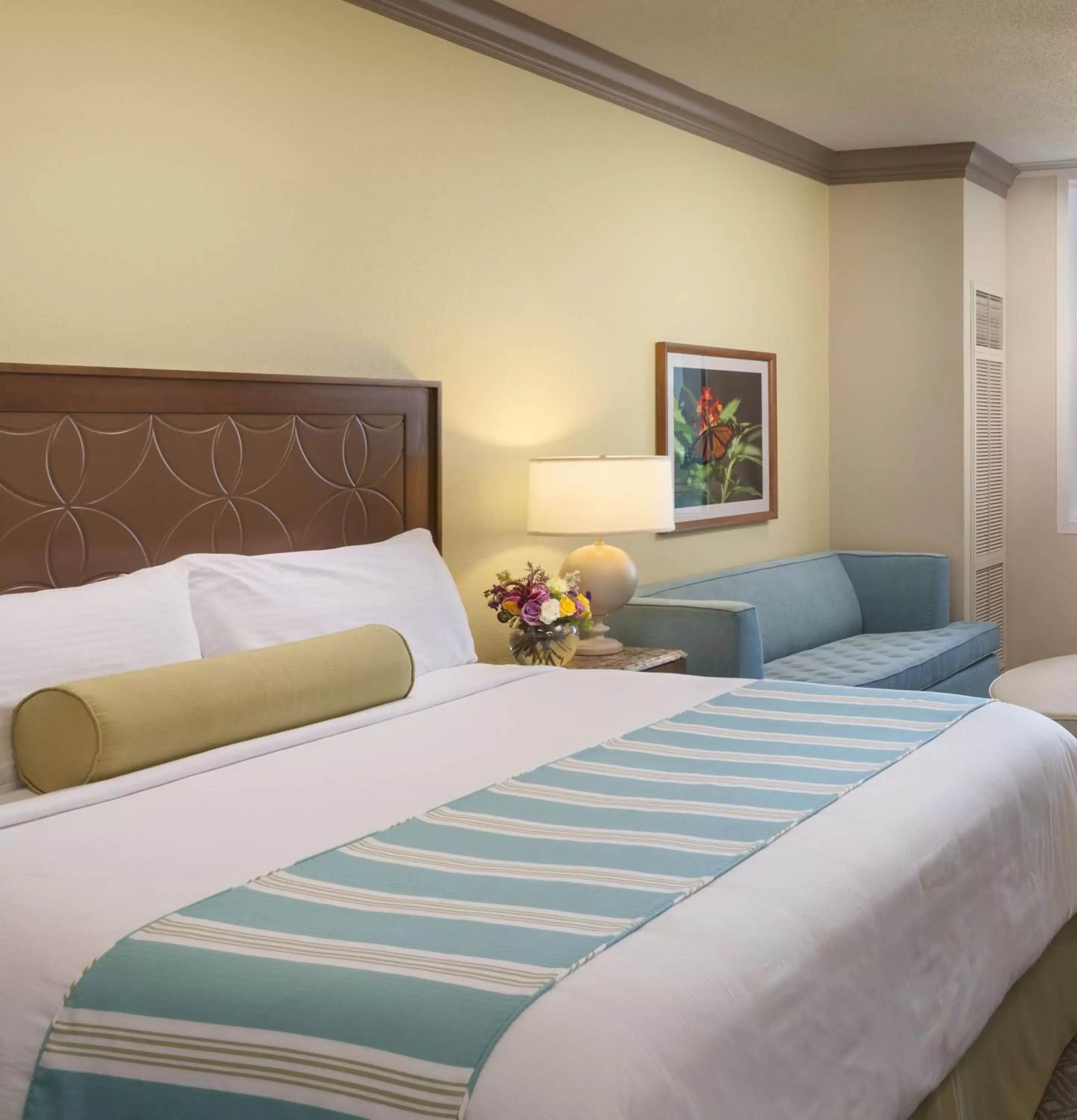 Bed in Moody Gardens Hotel, Spa and Convention Center