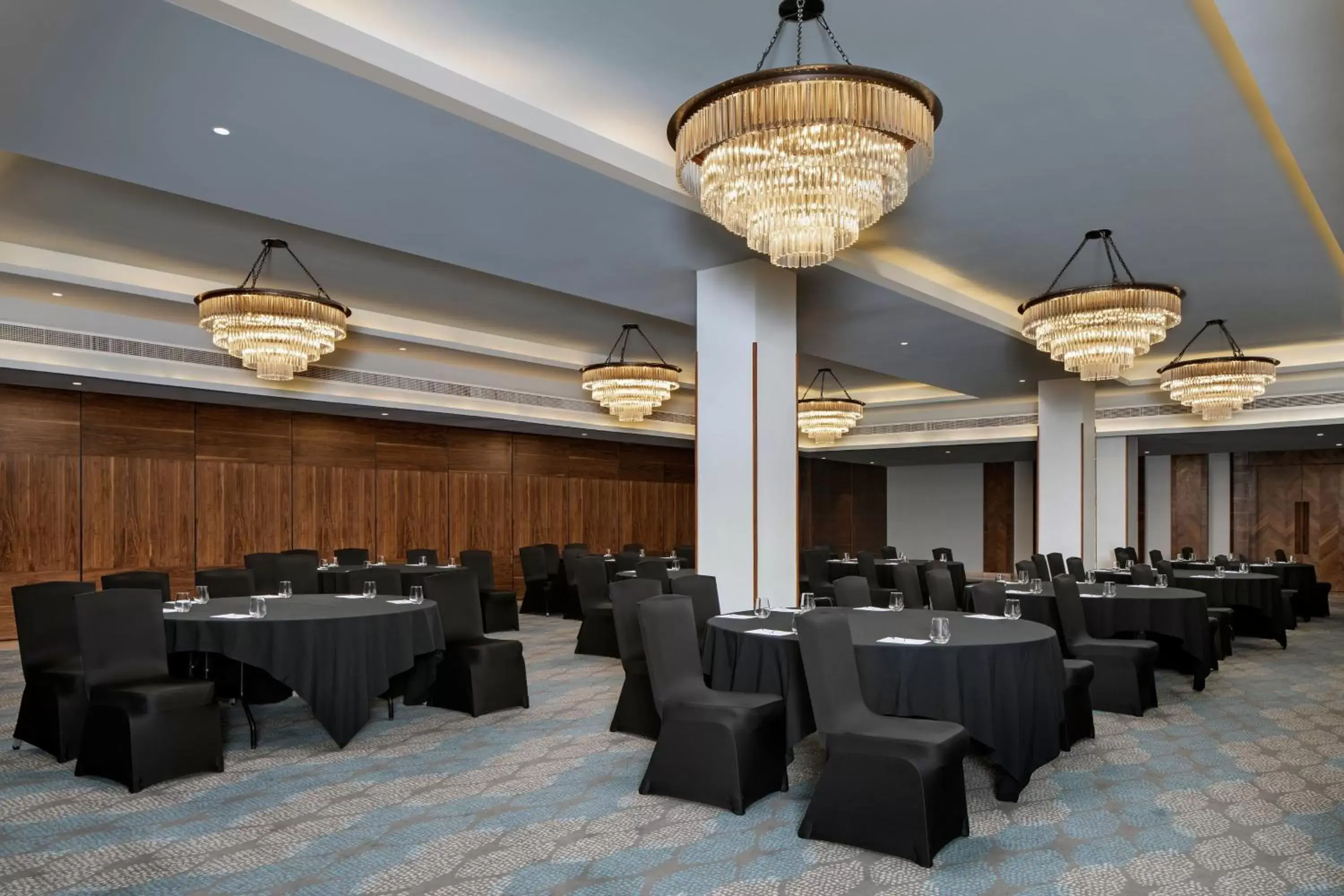 Meeting/conference room, Restaurant/Places to Eat in Four Points by Sheraton Kigali