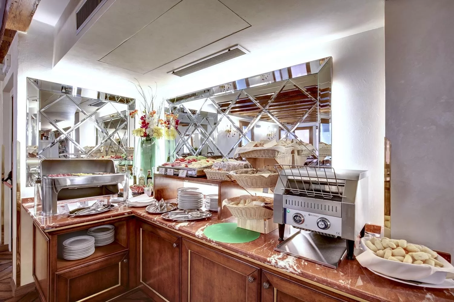 Food and drinks in Hotel Casanova