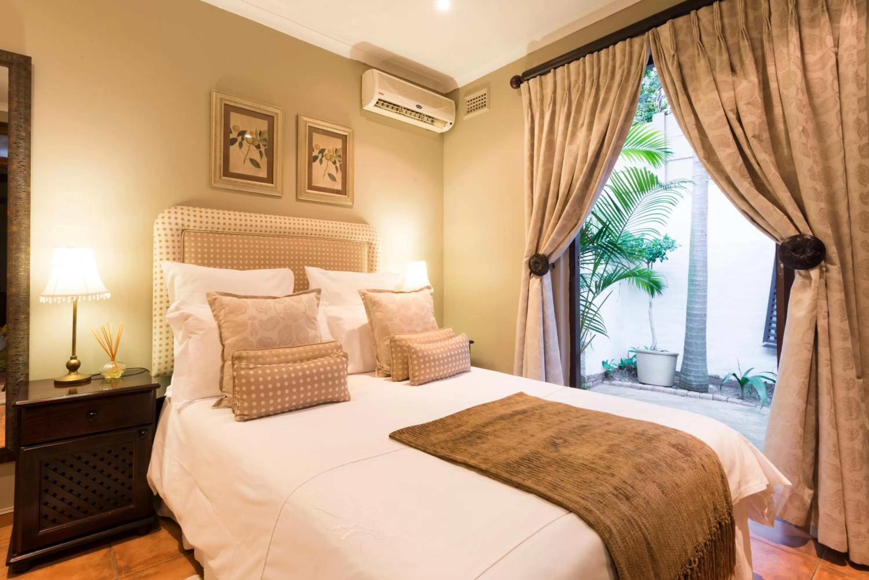 Bed in Five Burnham Guest House