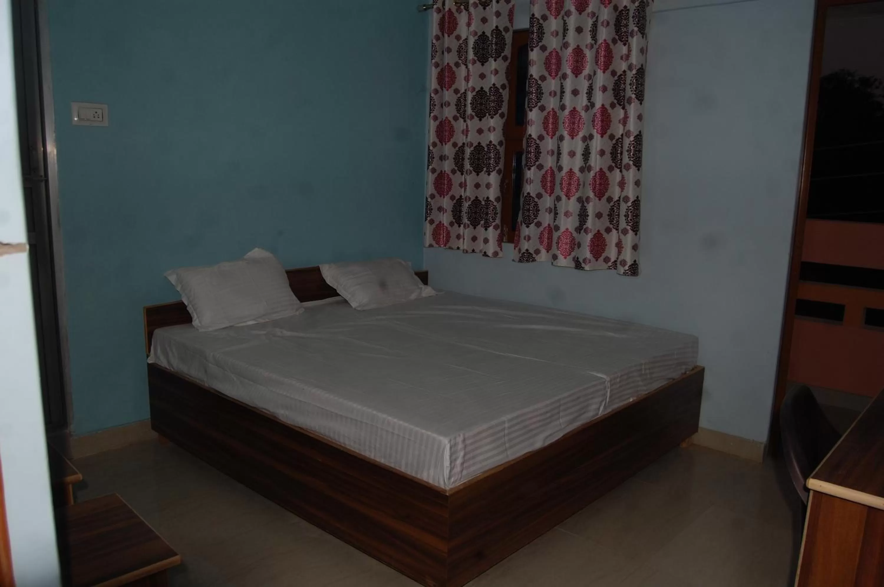 Bed in Mahamaya Paying Guest House