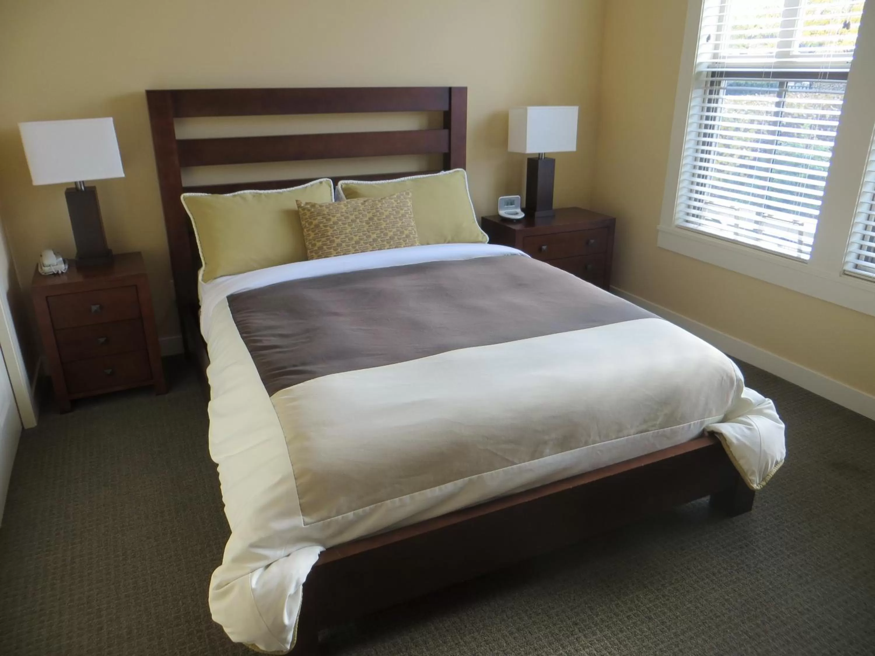 Bed in Walnut Beach Resort