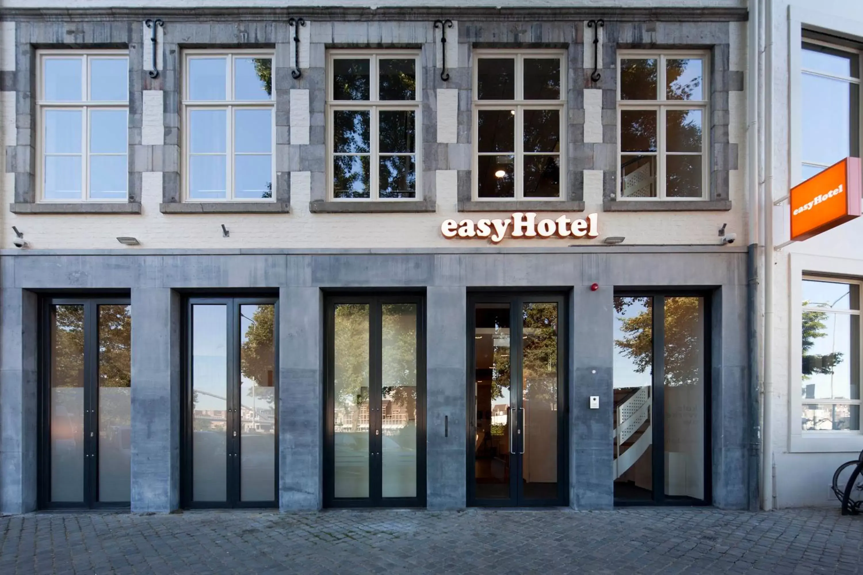 Facade/entrance, Property Building in easyHotel Maastricht City Centre