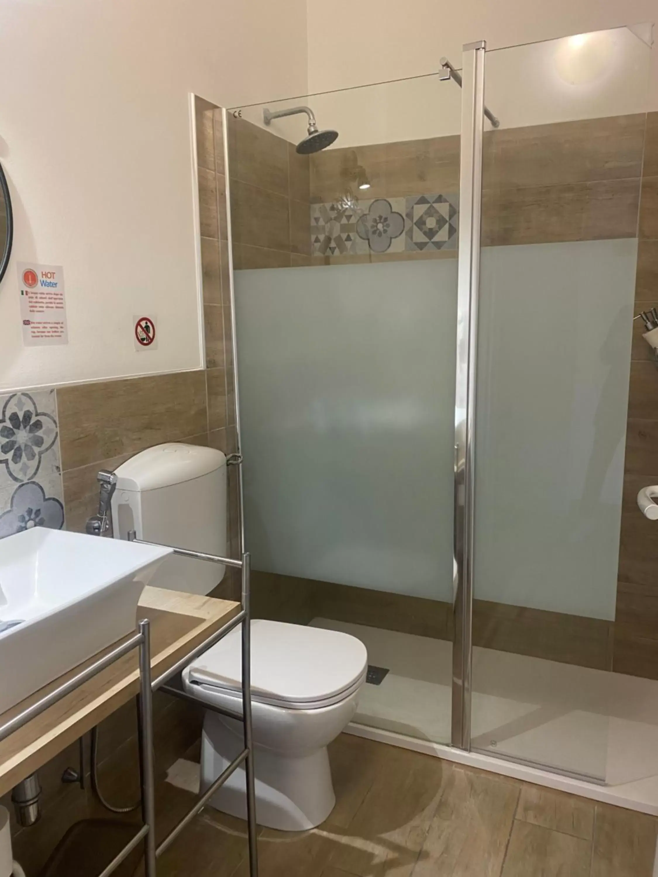 Shower, Bathroom in LeAlbe di Sicilia