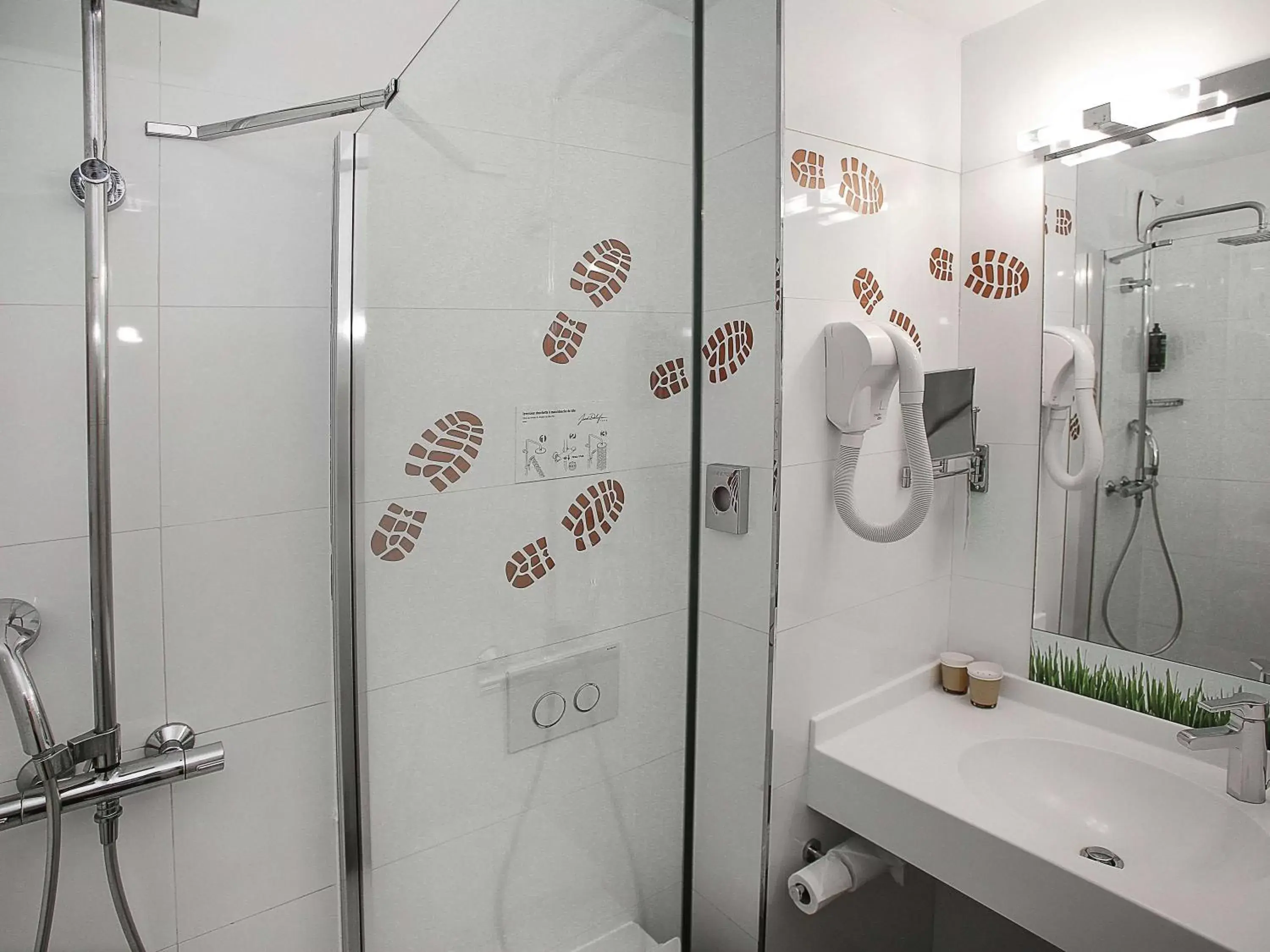 Bathroom in Hotel Ibis styles Lisieux ex Mercure
